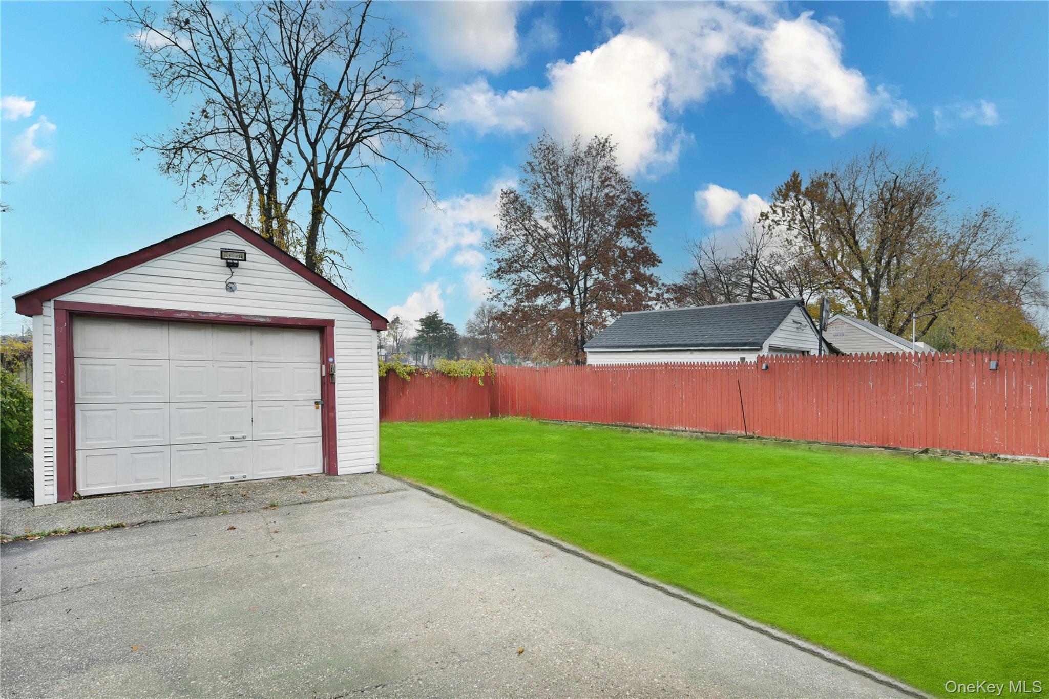 Single Family Stewart Nassau County, NY 11550, MLS-939619-29