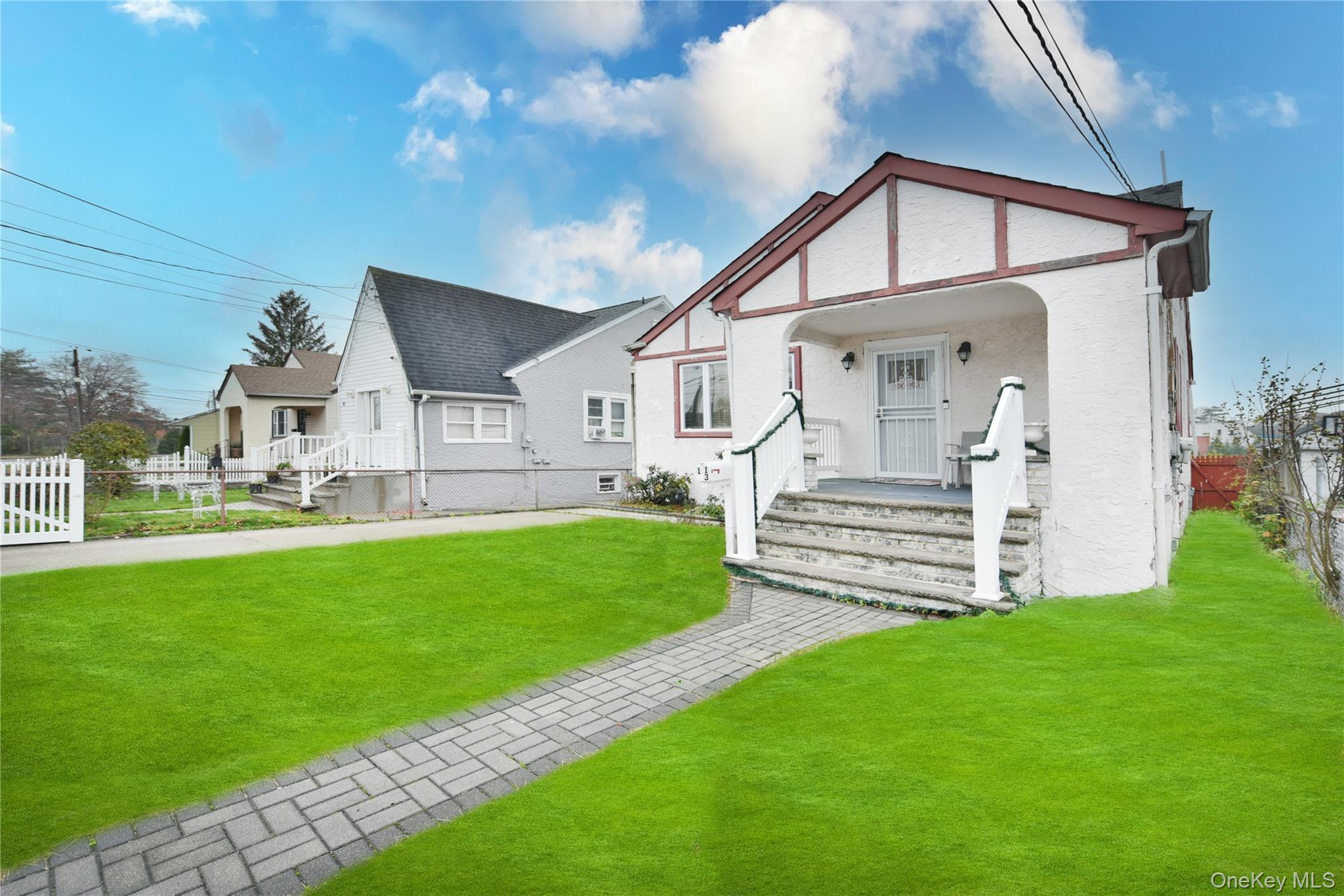 Single Family Stewart Nassau County, NY 11550, MLS-939619-3