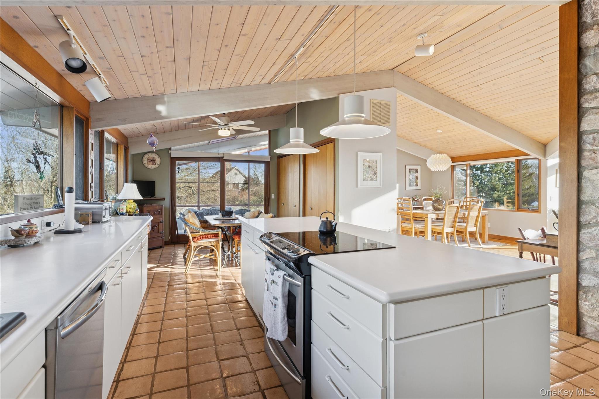 Single Family Tarpon Suffolk County, NY 11971, MLS-939699-14