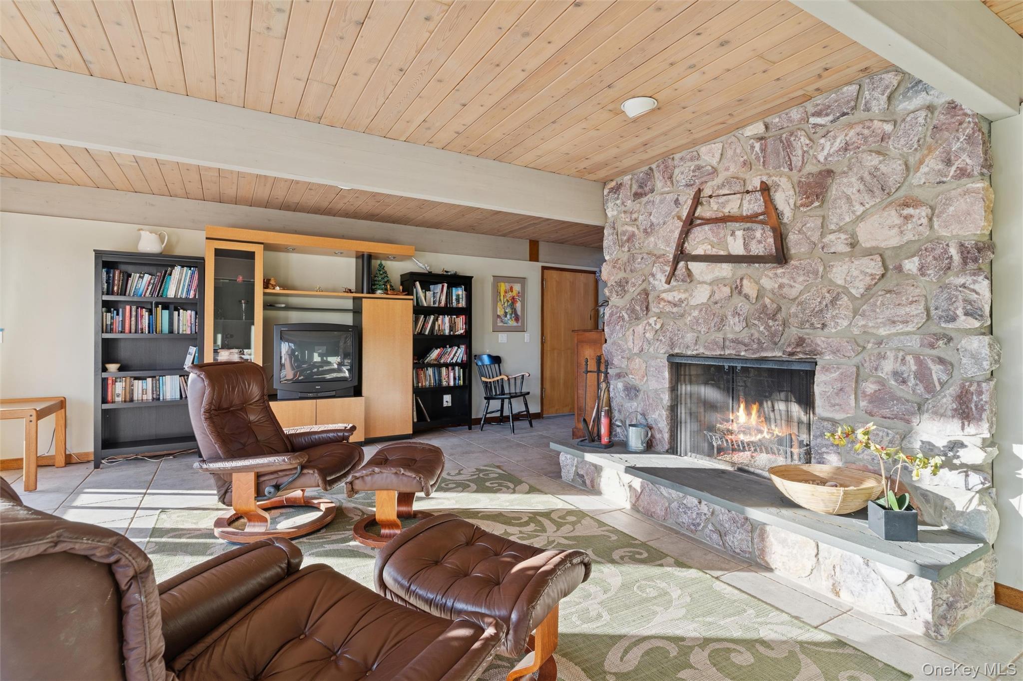 Single Family Tarpon Suffolk County, NY 11971, MLS-939699-26