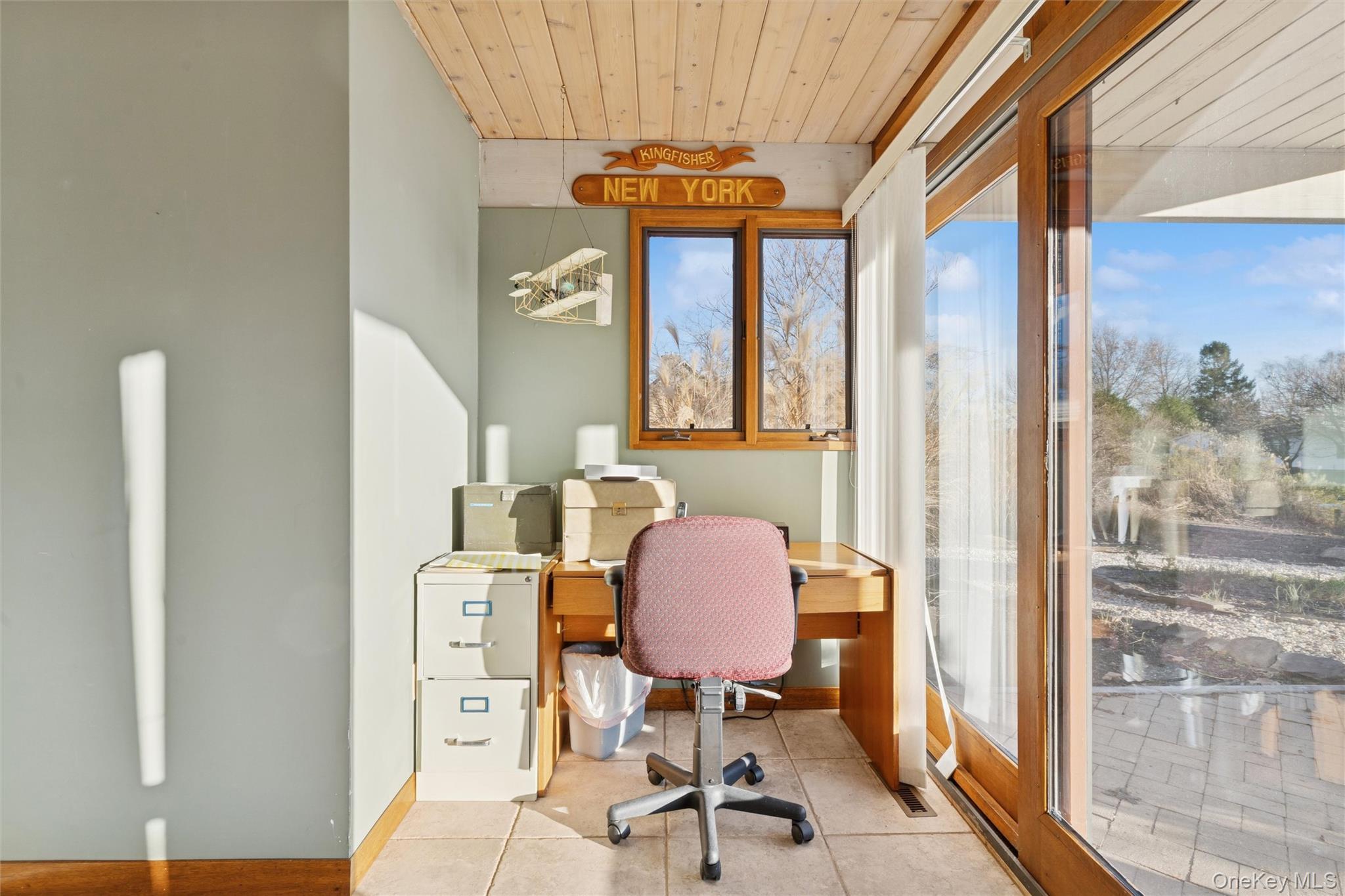 Single Family Tarpon Suffolk County, NY 11971, MLS-939699-29