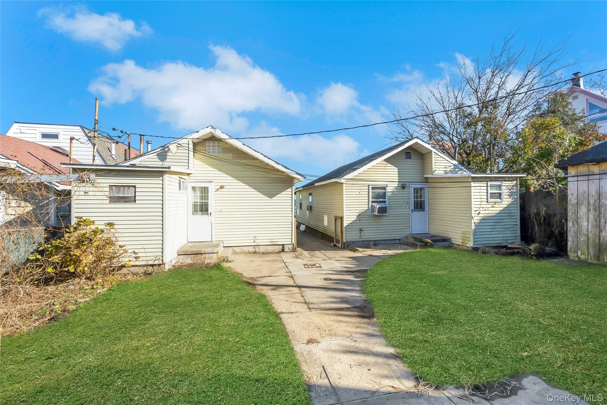 Single Family Minnieford  Bronx, NY 10464, MLS-939702-22