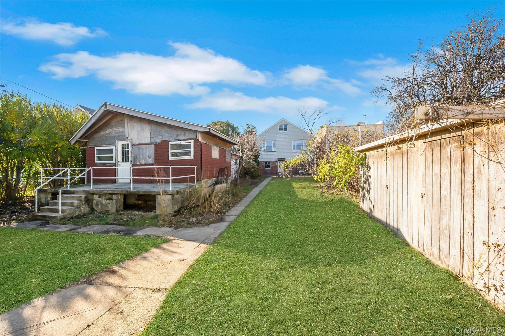 Single Family Minnieford  Bronx, NY 10464, MLS-939702-23