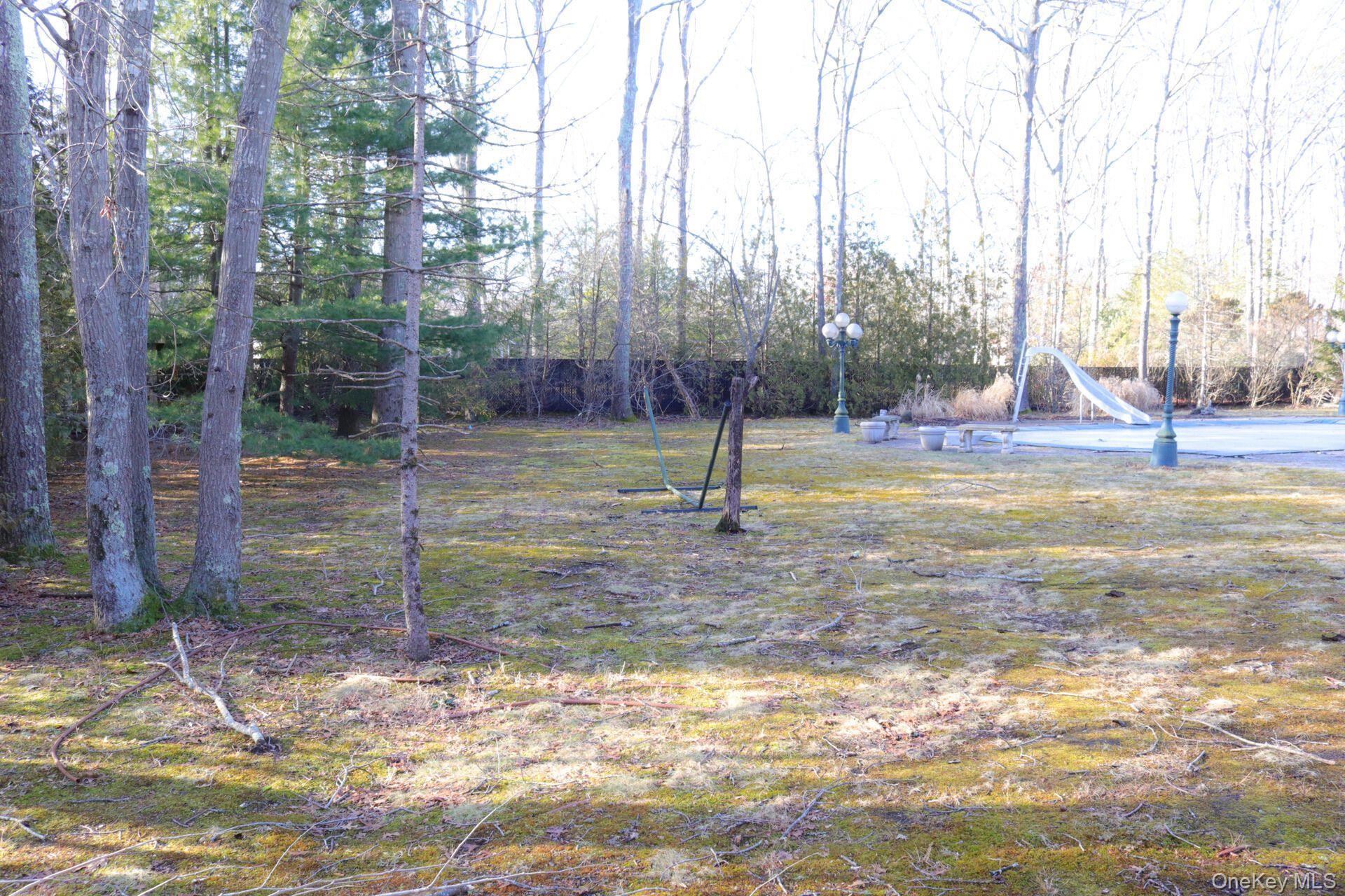 Single Family Hastings  Suffolk County, NY 11961, MLS-939715-39