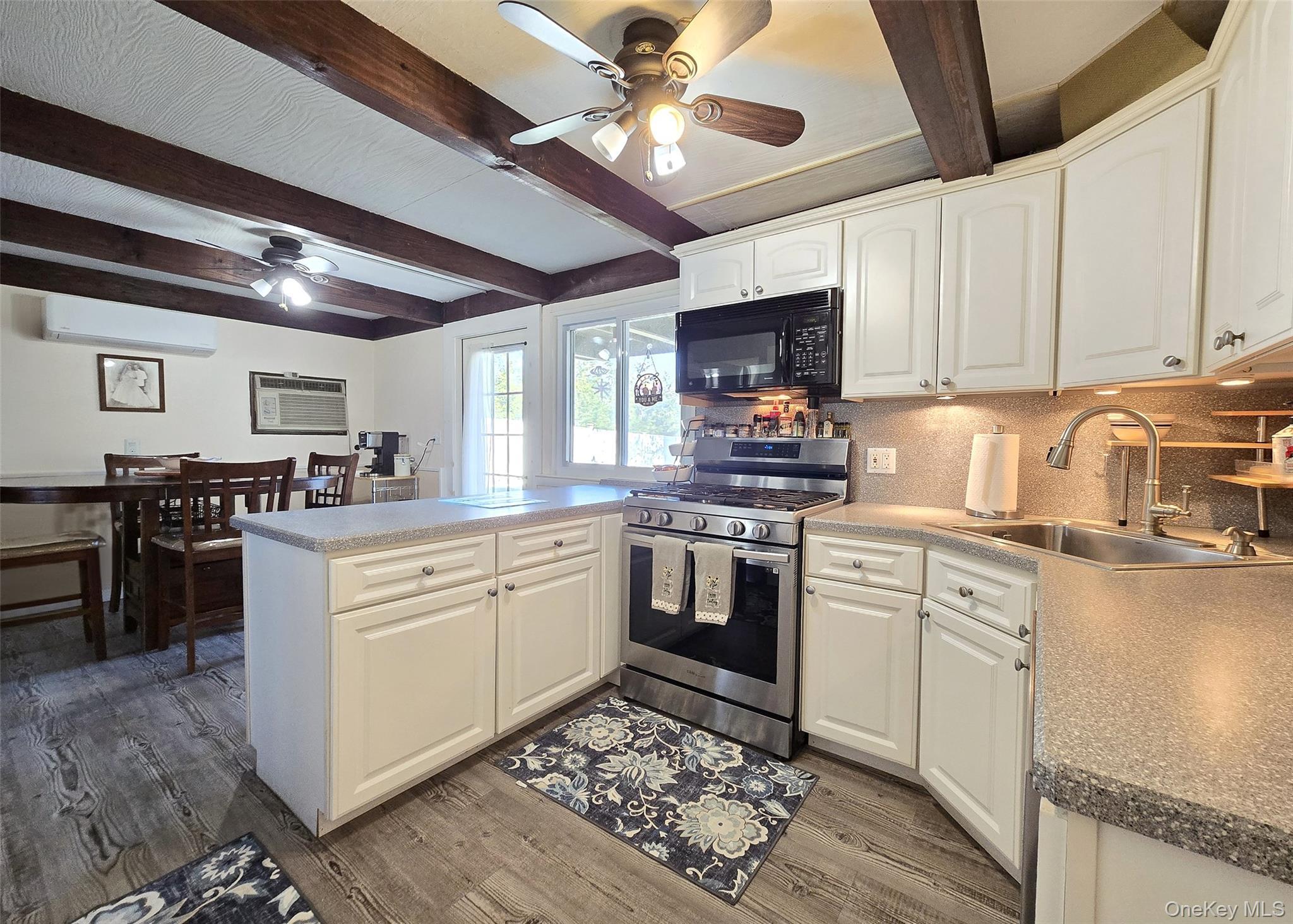 Single Family Magnolia Suffolk County, NY 11784, MLS-939719-10