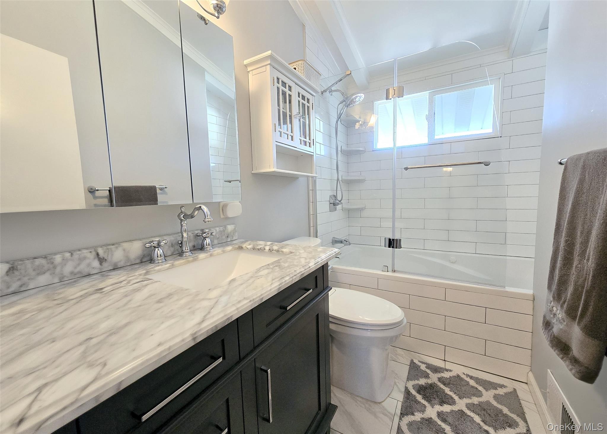 Single Family Magnolia Suffolk County, NY 11784, MLS-939719-17