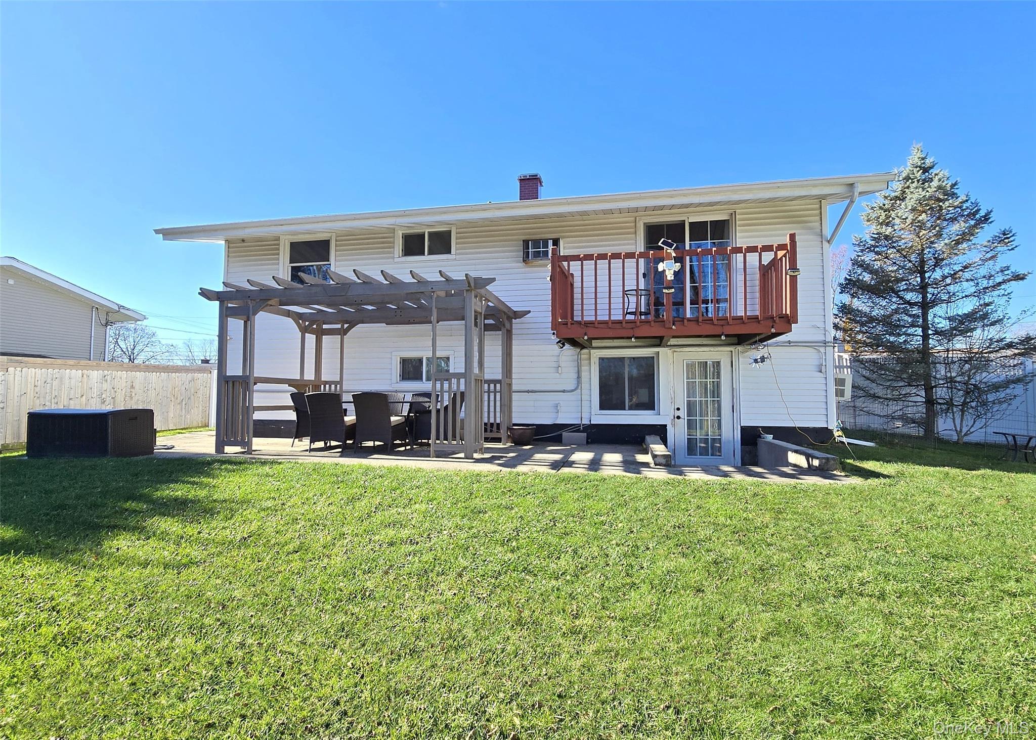 Single Family Magnolia Suffolk County, NY 11784, MLS-939719-22