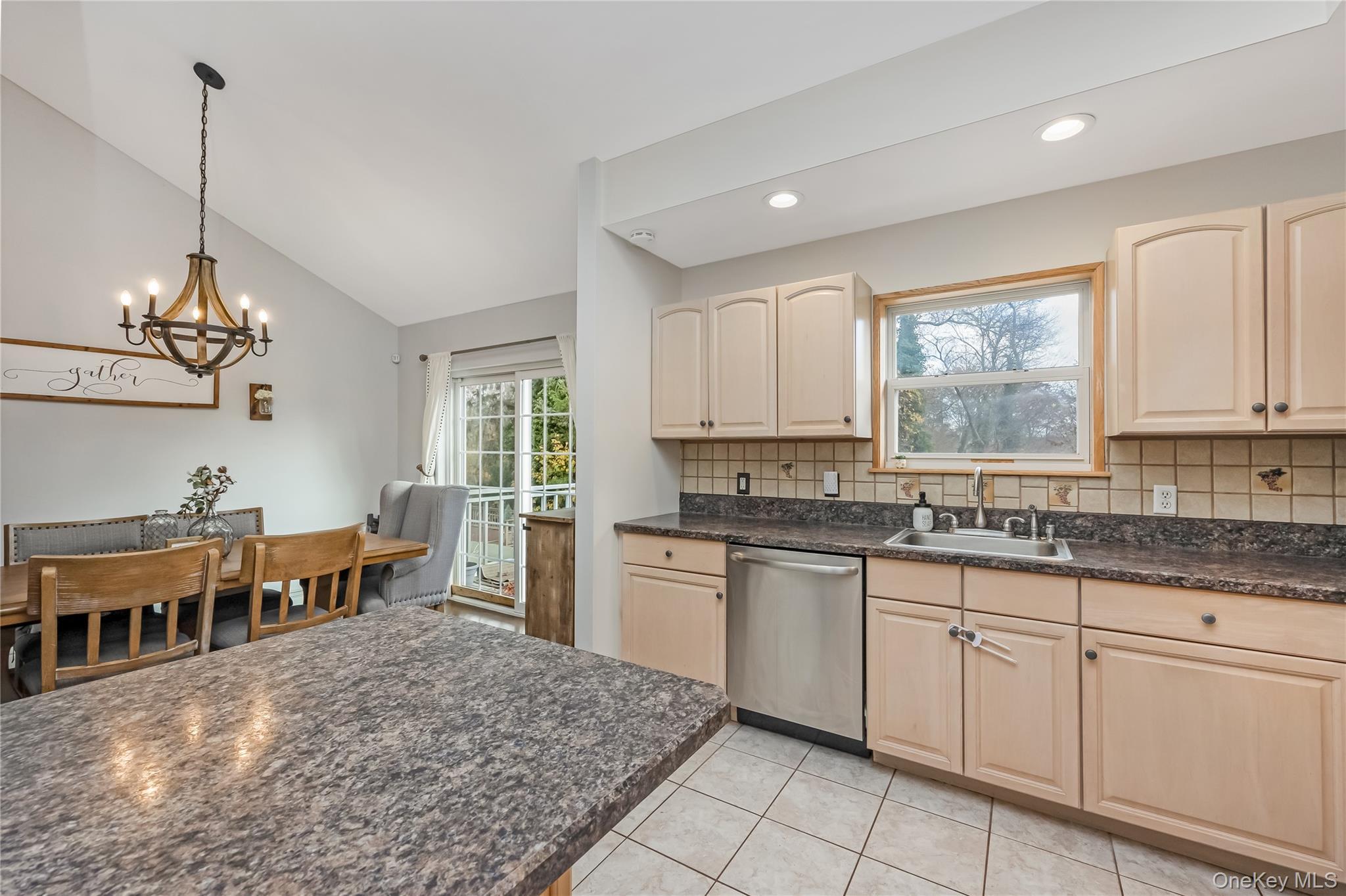 Single Family Boston Suffolk County, NY 11706, MLS-939748-15