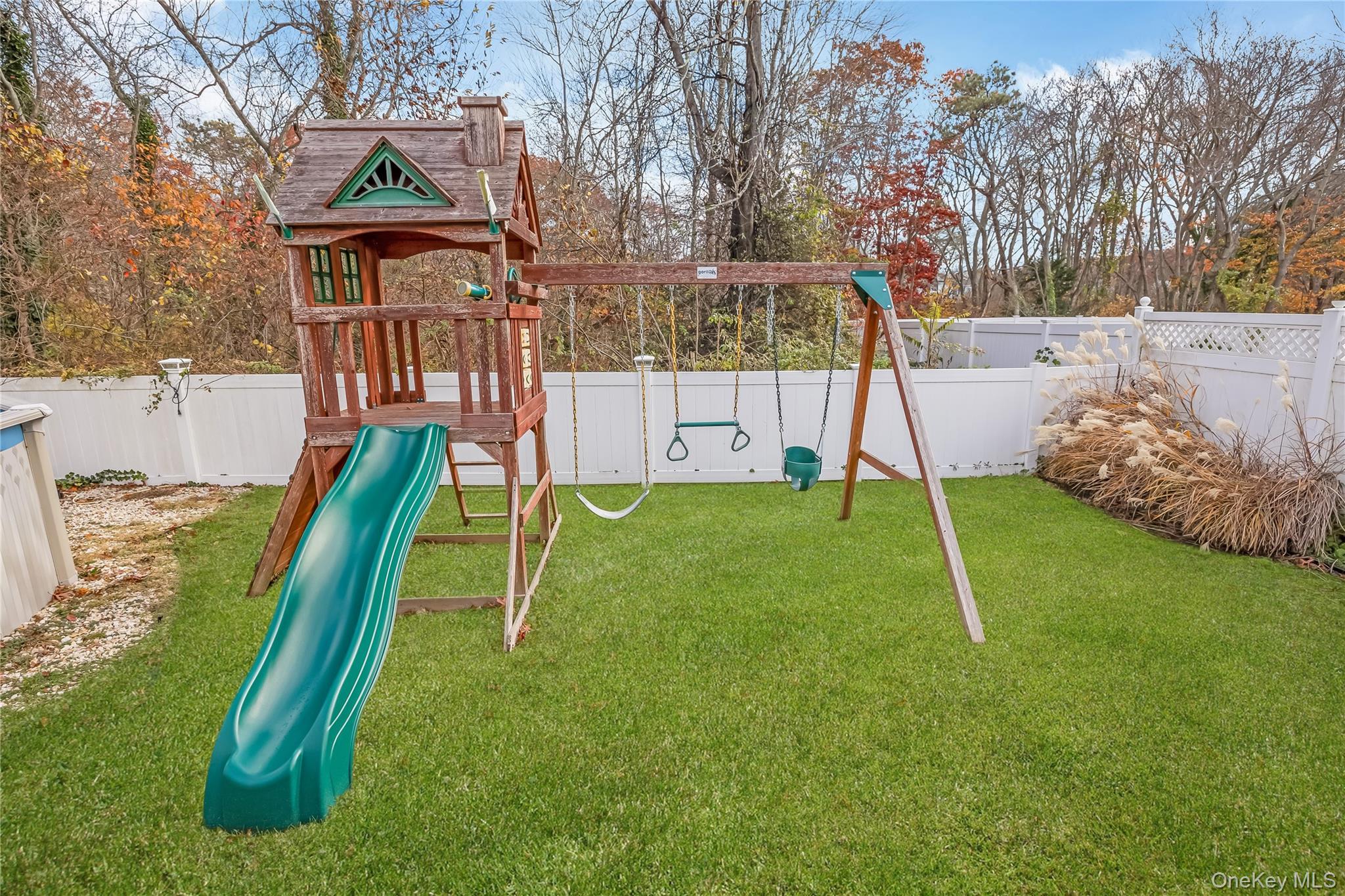 Single Family Boston  Suffolk County, NY 11706, MLS-939748-30