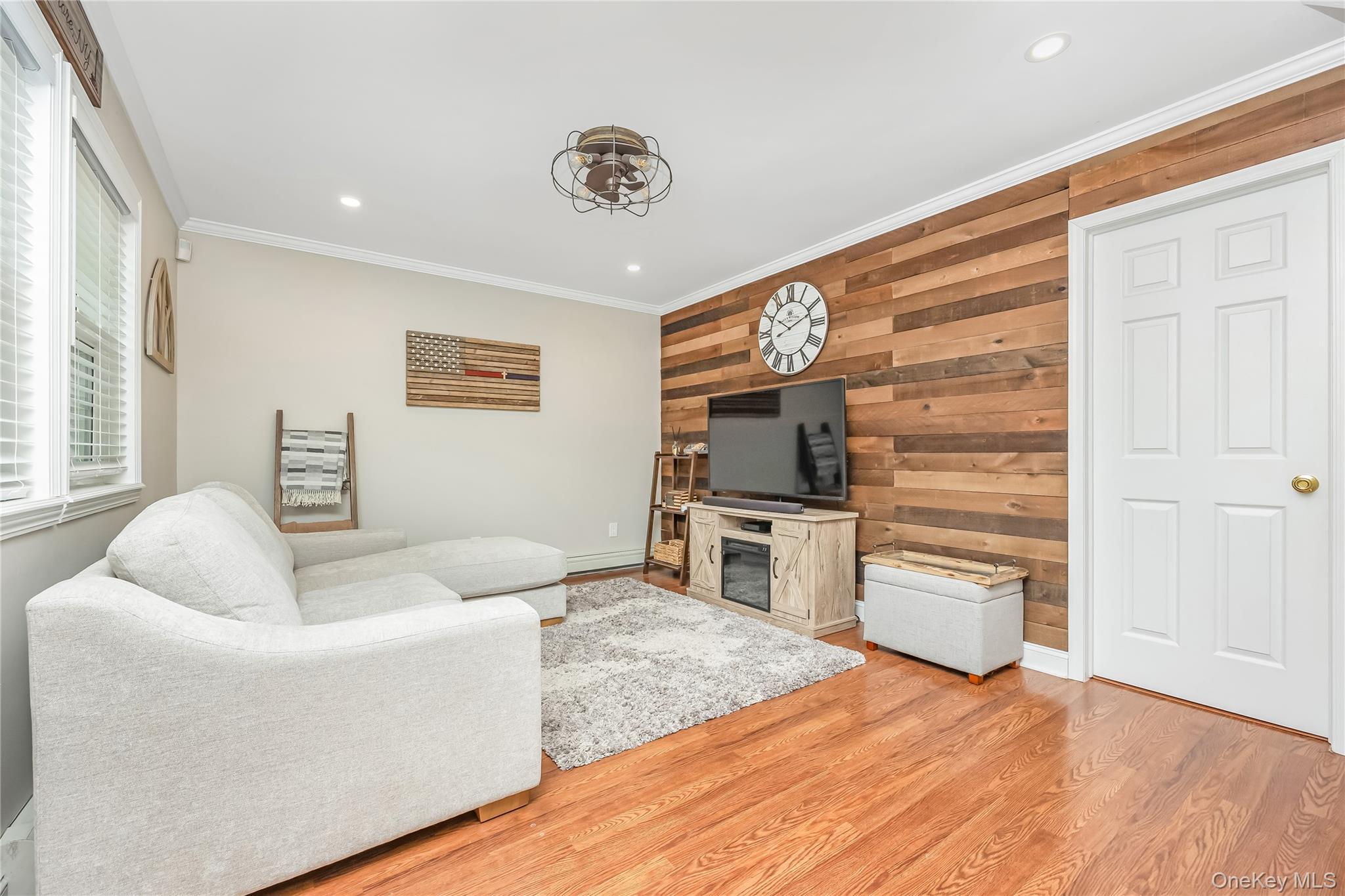 Single Family Boston Suffolk County, NY 11706, MLS-939748-4