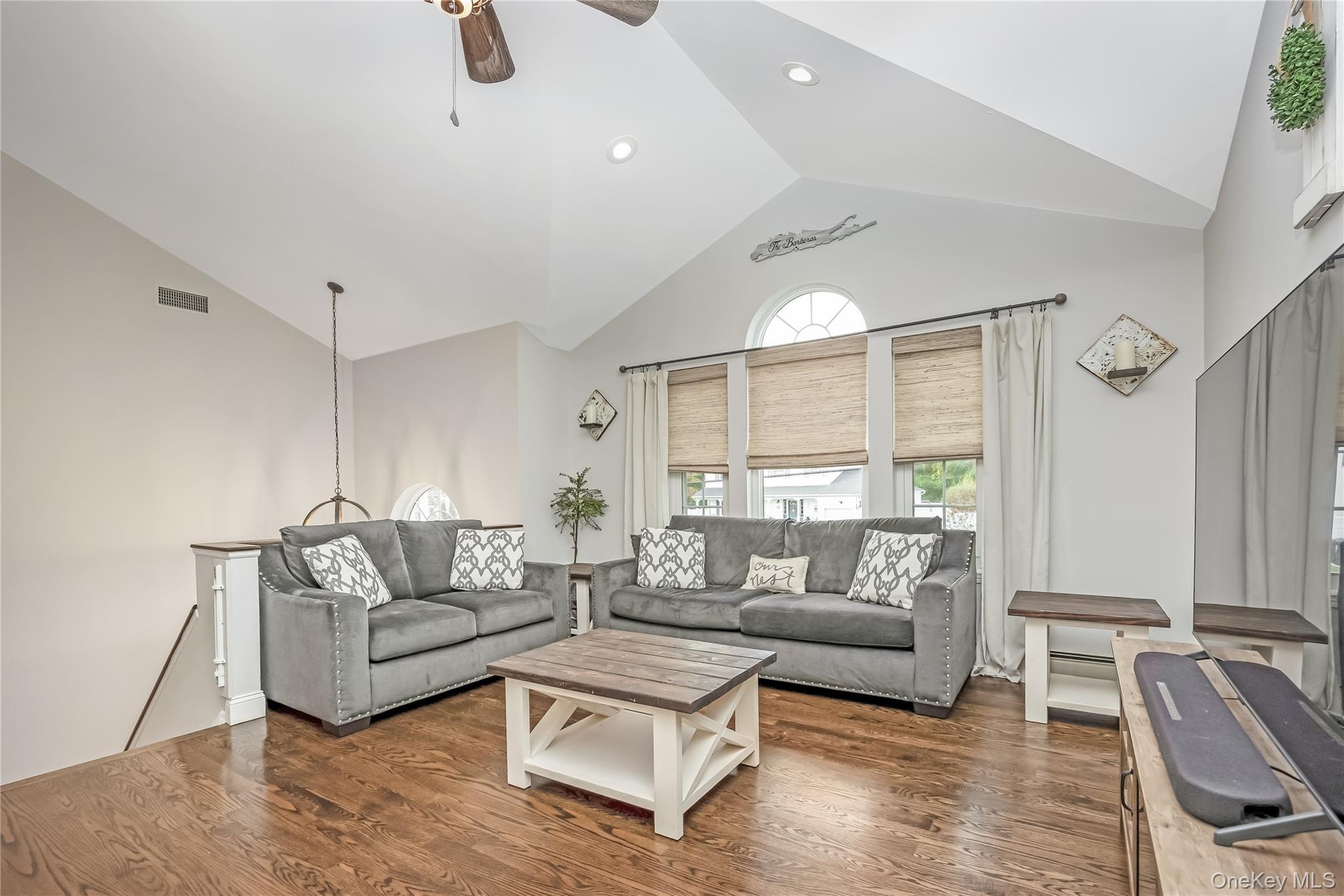 Single Family Boston Suffolk County, NY 11706, MLS-939748-9