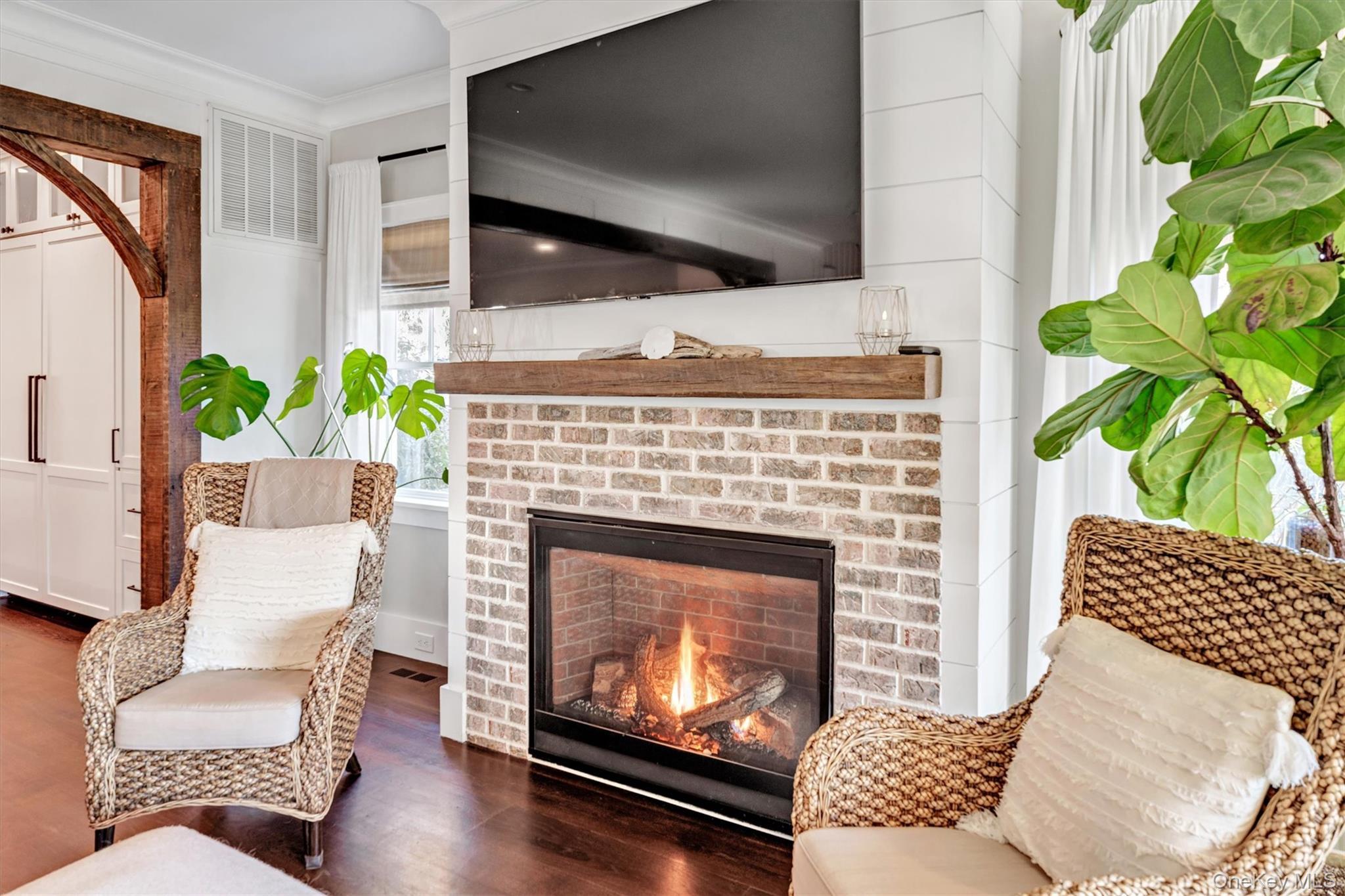 Single Family Maple Suffolk County, NY 11940, MLS-939764-25