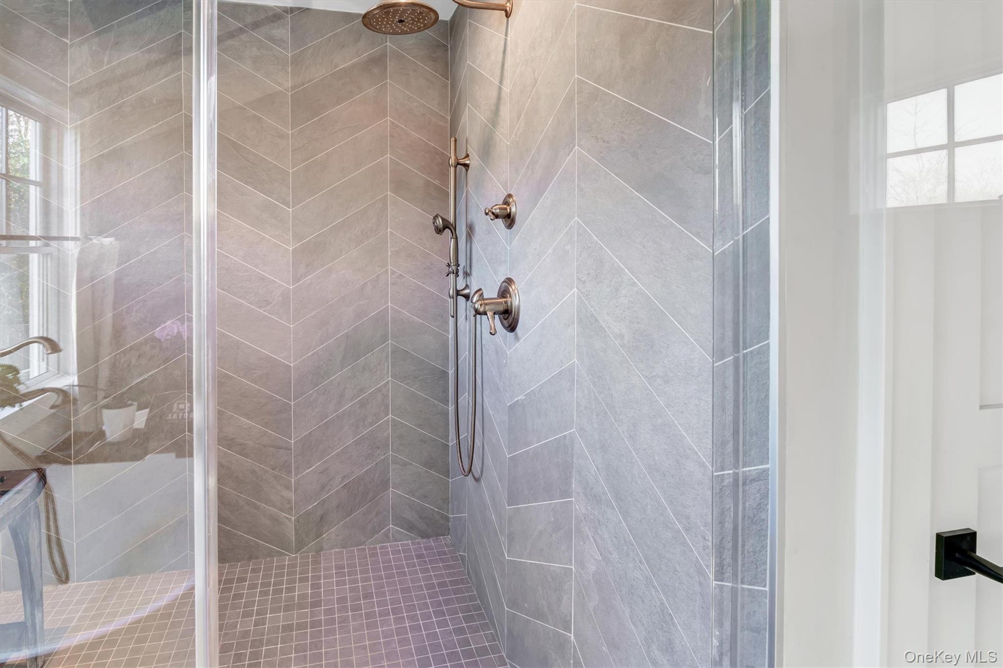 Single Family Maple Suffolk County, NY 11940, MLS-939764-33