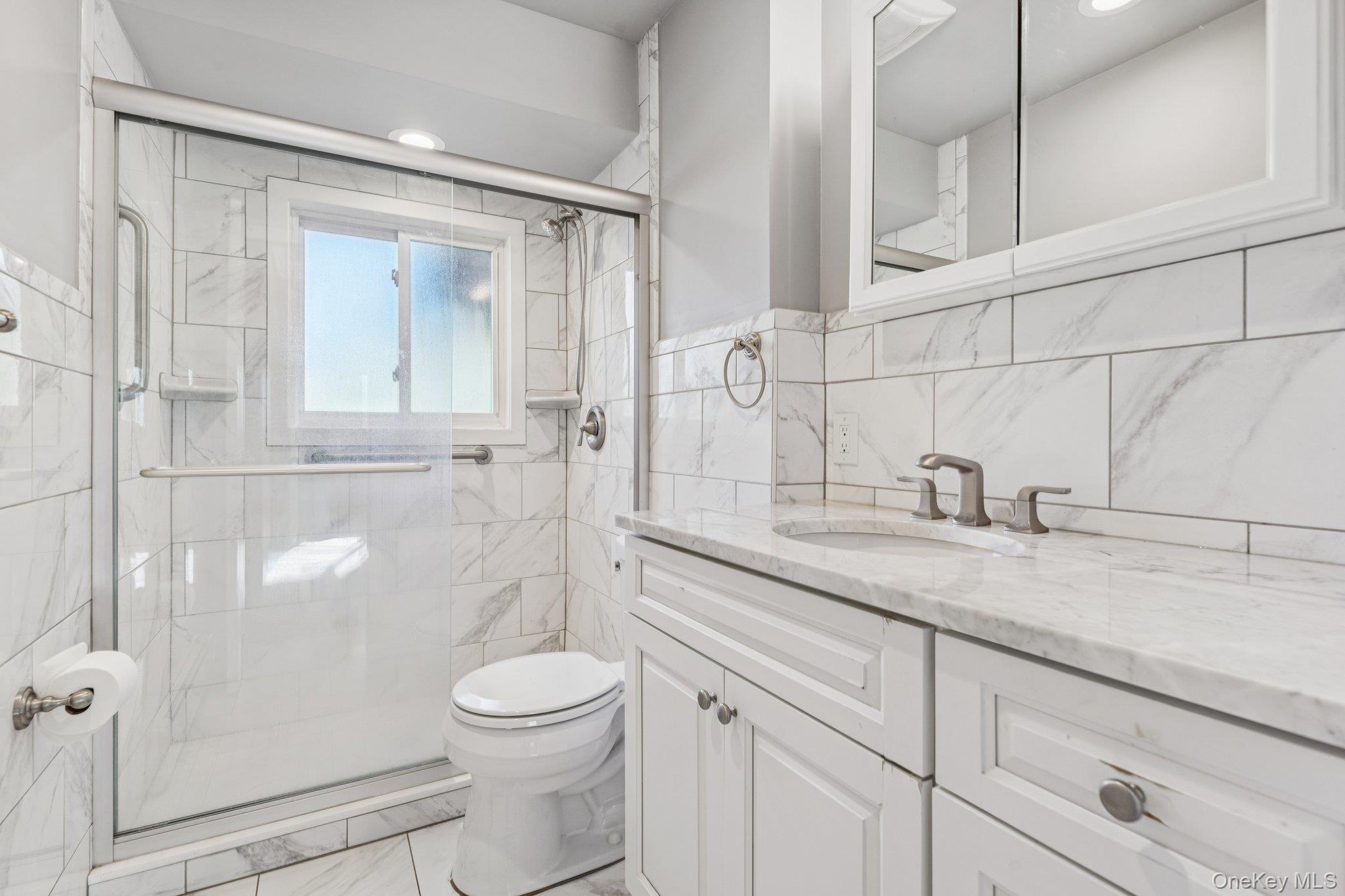 Single Family Silver Suffolk County, NY 11746, MLS-939767-14