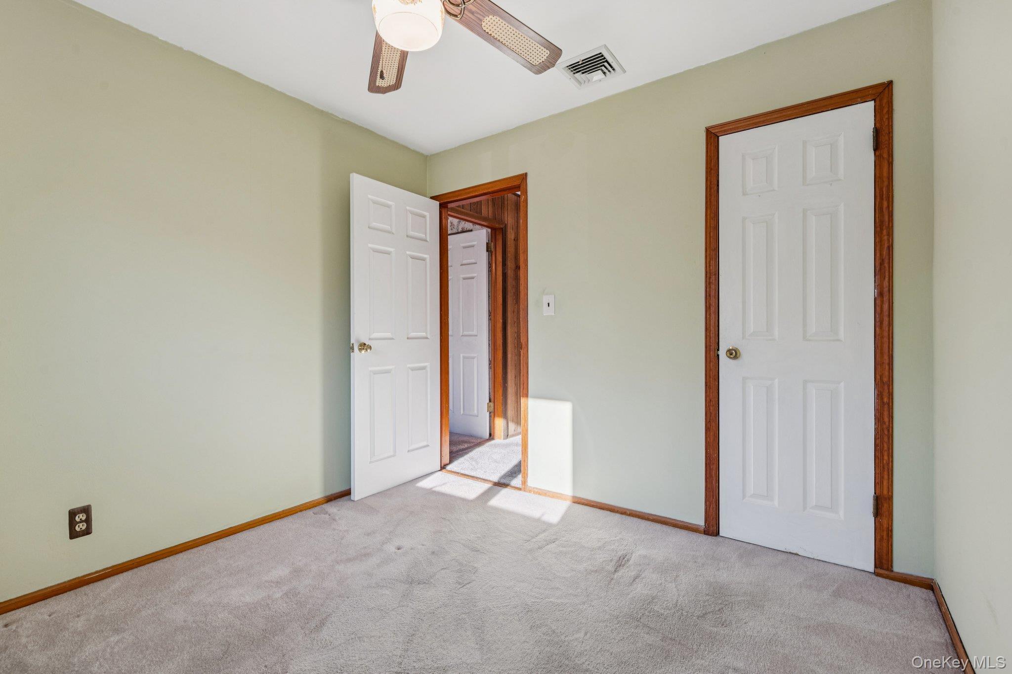 Single Family Silver Suffolk County, NY 11746, MLS-939767-16