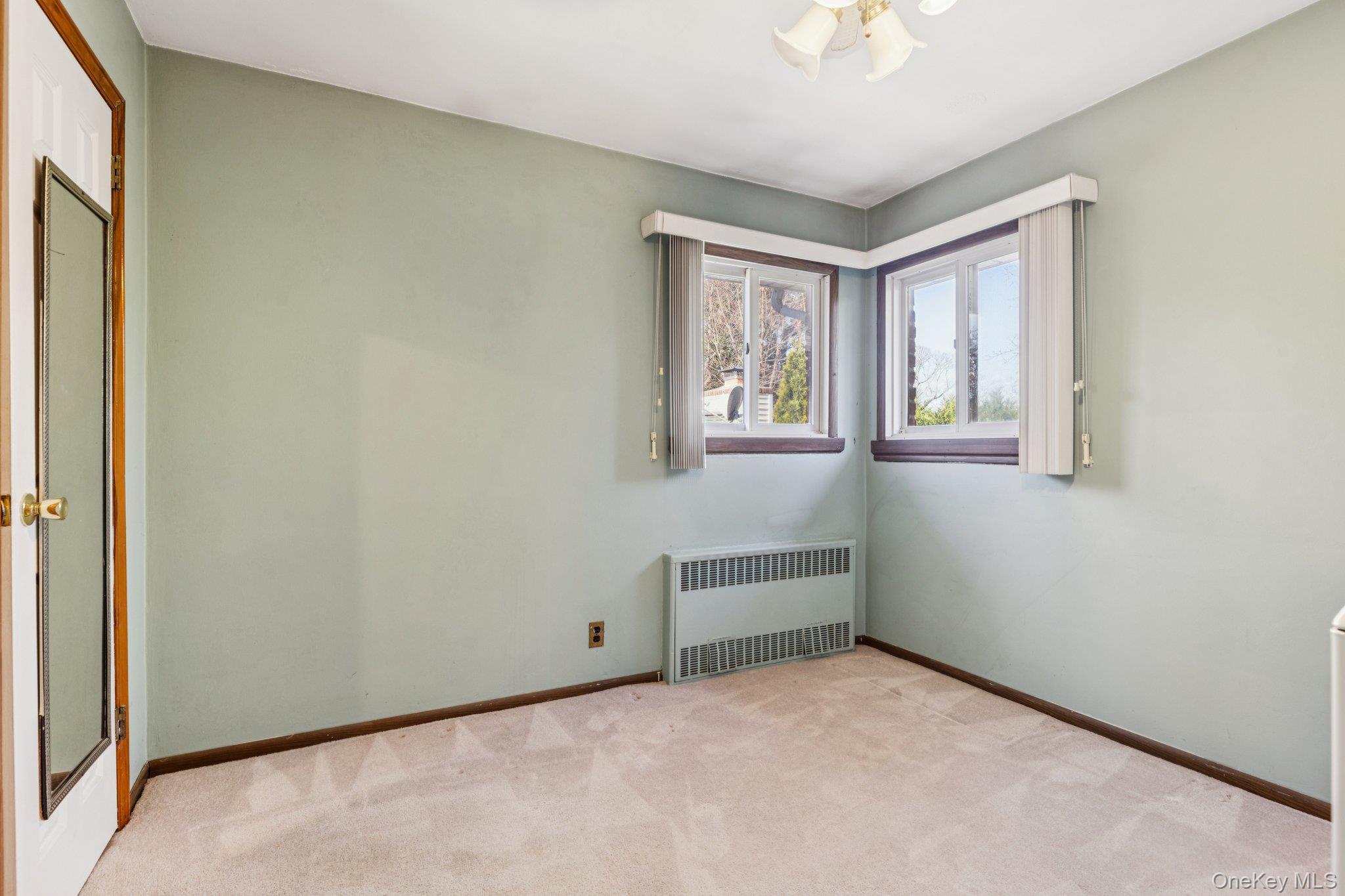 Single Family Silver Suffolk County, NY 11746, MLS-939767-17