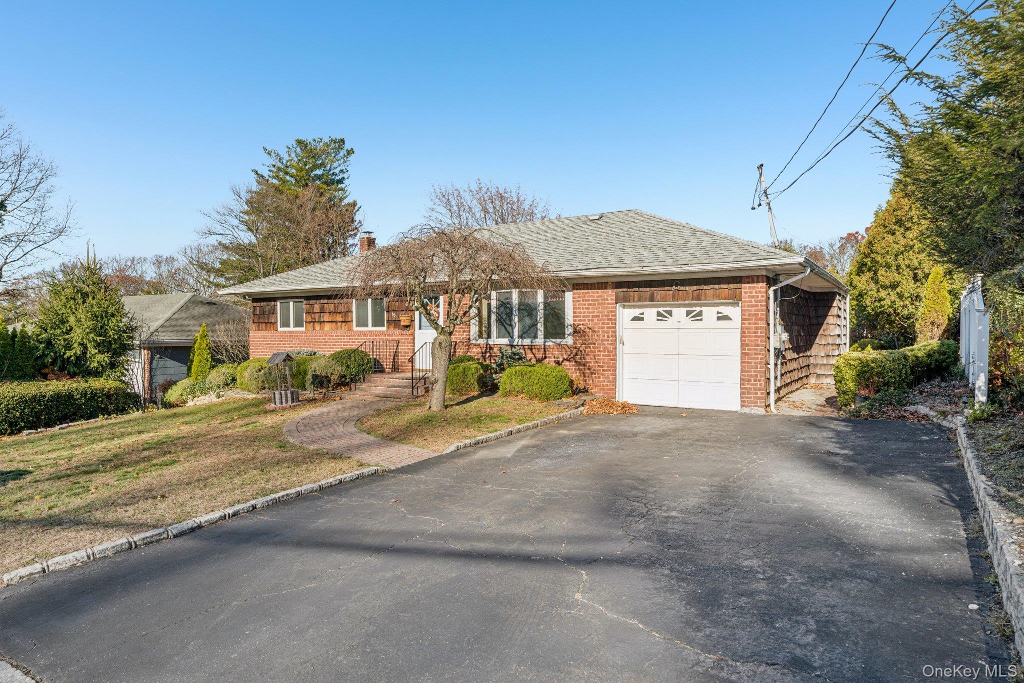 Single Family Silver Suffolk County, NY 11746, MLS-939767-2