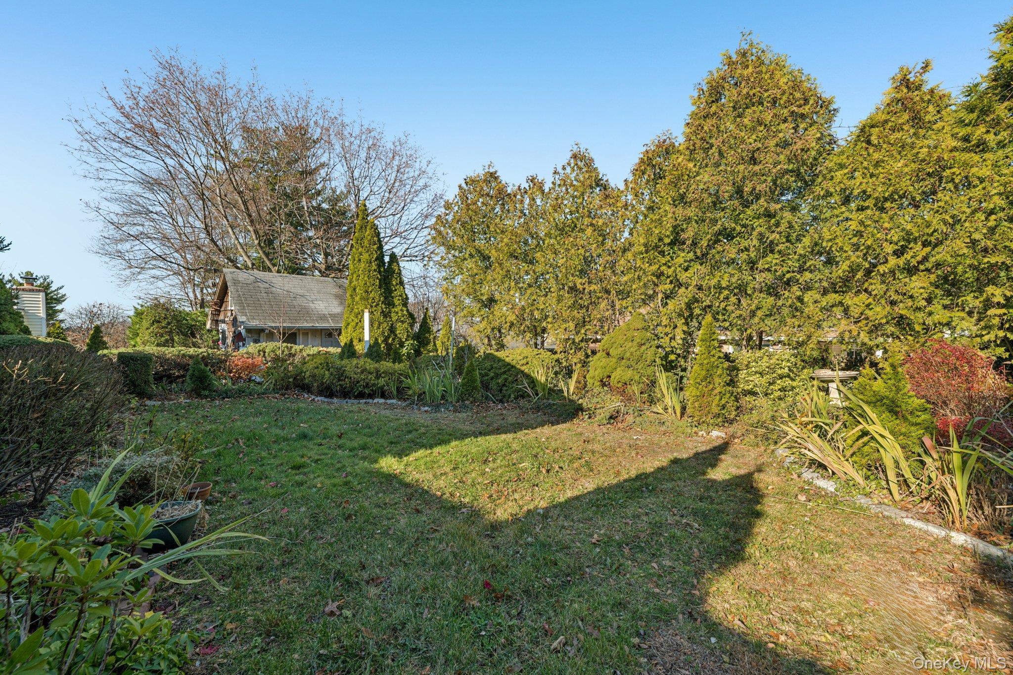 Single Family Silver Suffolk County, NY 11746, MLS-939767-26