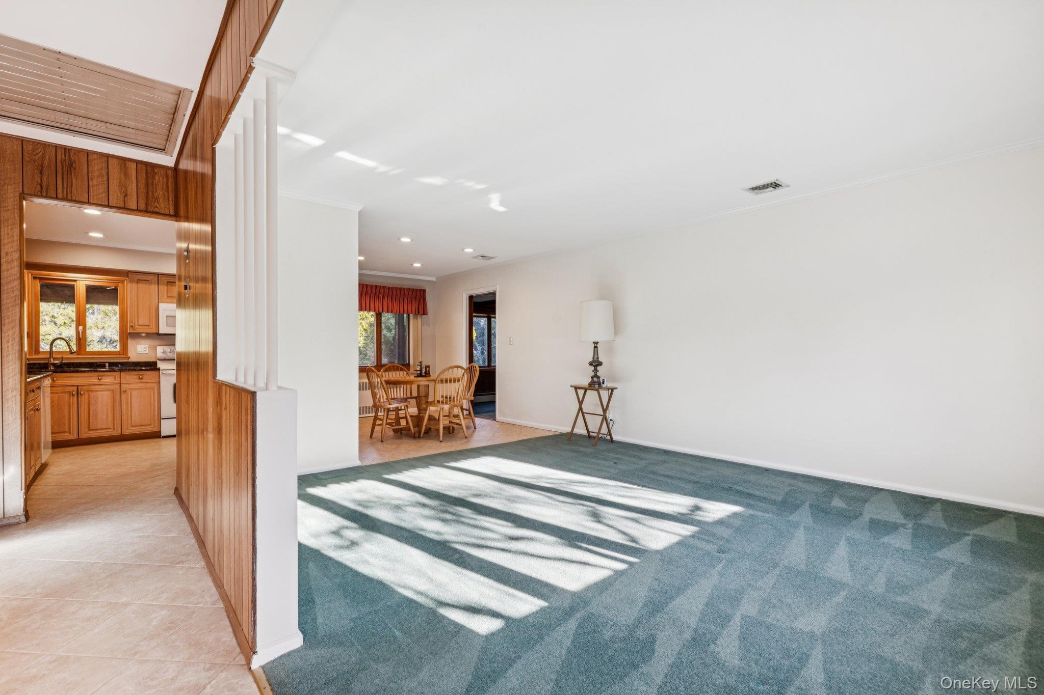 Single Family Silver Suffolk County, NY 11746, MLS-939767-5