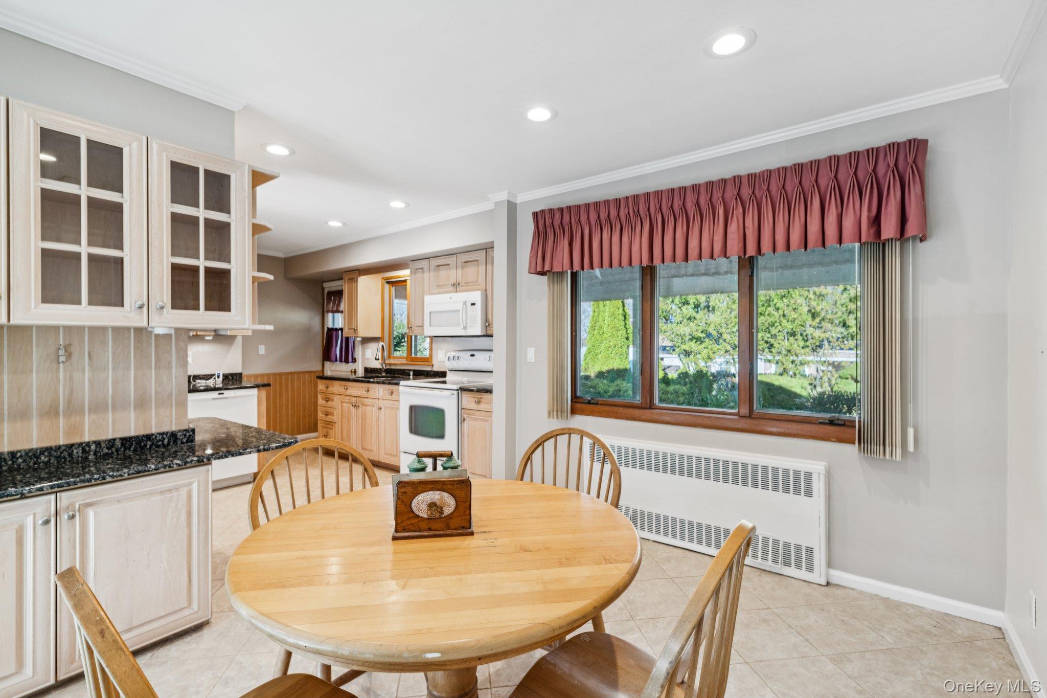 Single Family Silver Suffolk County, NY 11746, MLS-939767-7