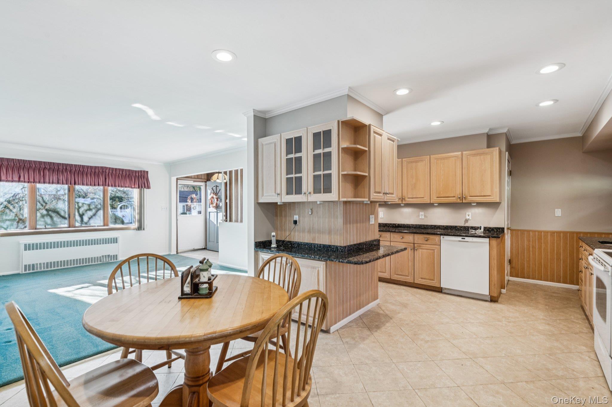 Single Family Silver Suffolk County, NY 11746, MLS-939767-9