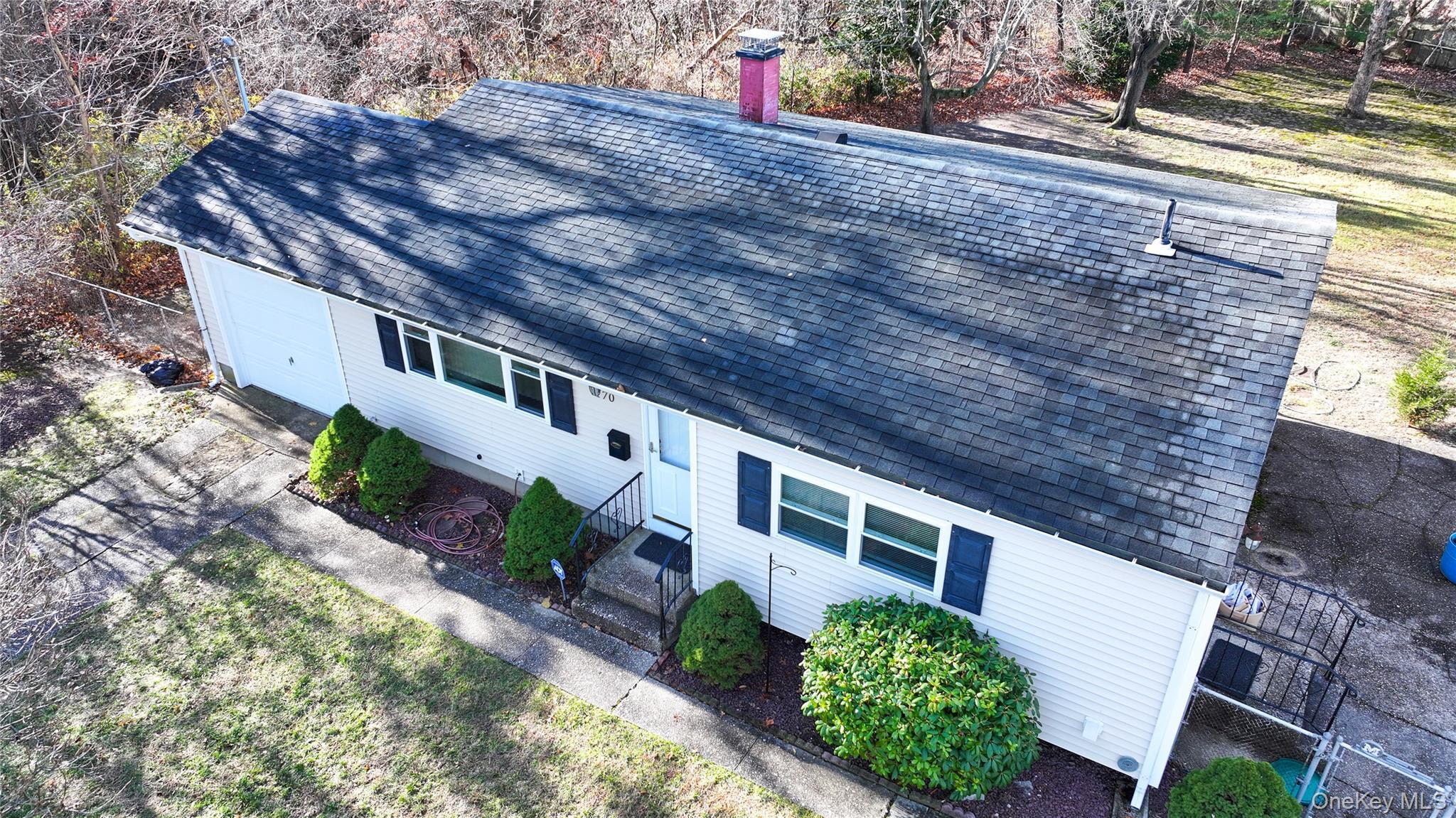 Single Family Sugarwood Suffolk County, NY 11722, MLS-939776-17