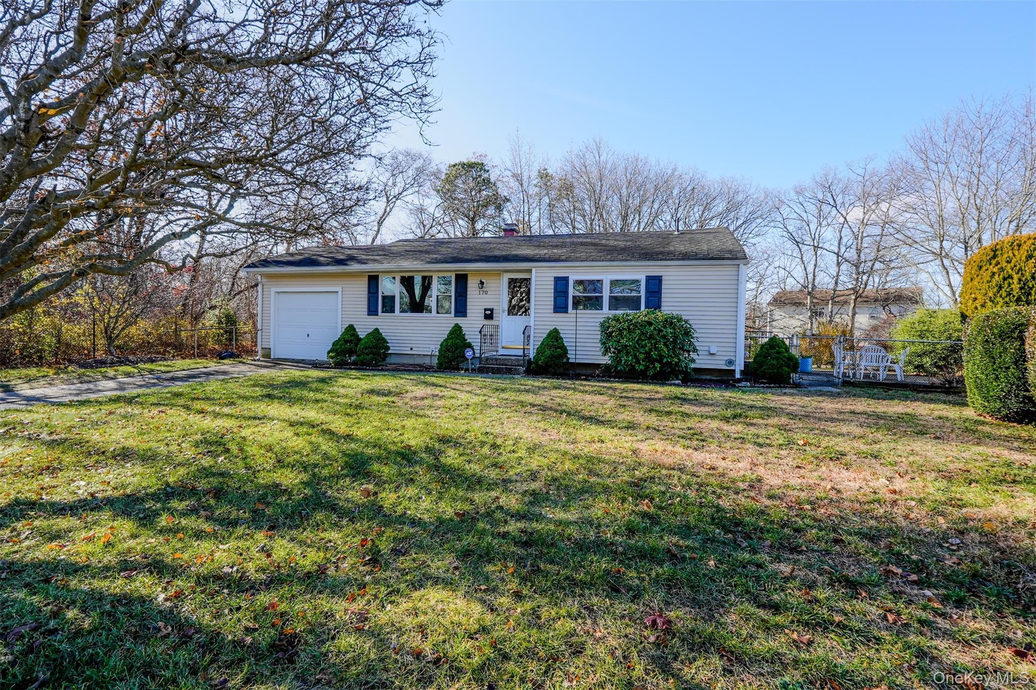 Single Family Sugarwood Suffolk County, NY 11722, MLS-939776-3