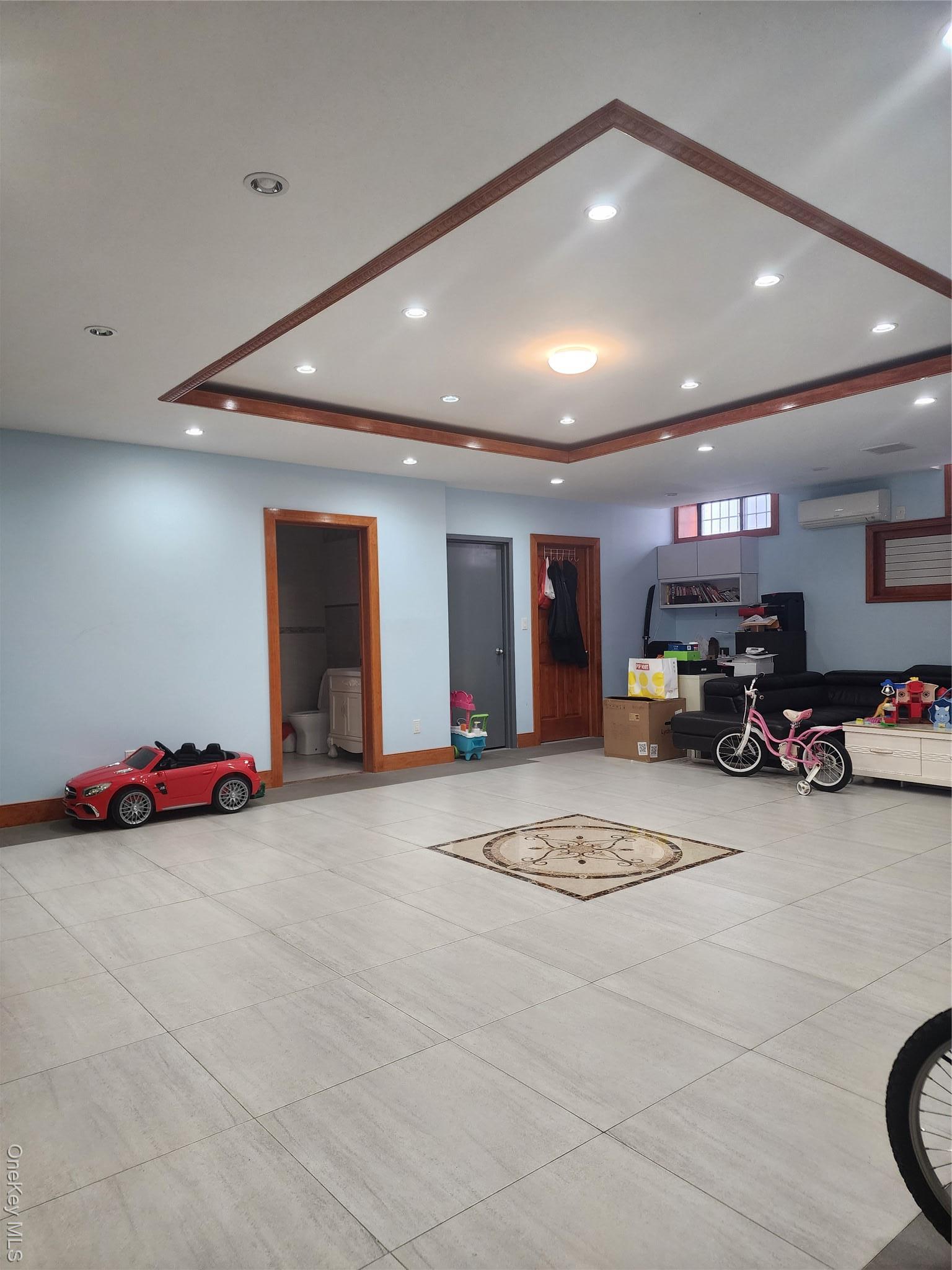 Single Family 14th  Queens, NY 11357, MLS-939787-6