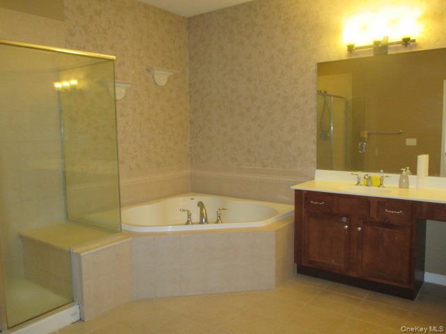 Condo Melody  Suffolk County, NY 11941, MLS-939804-9