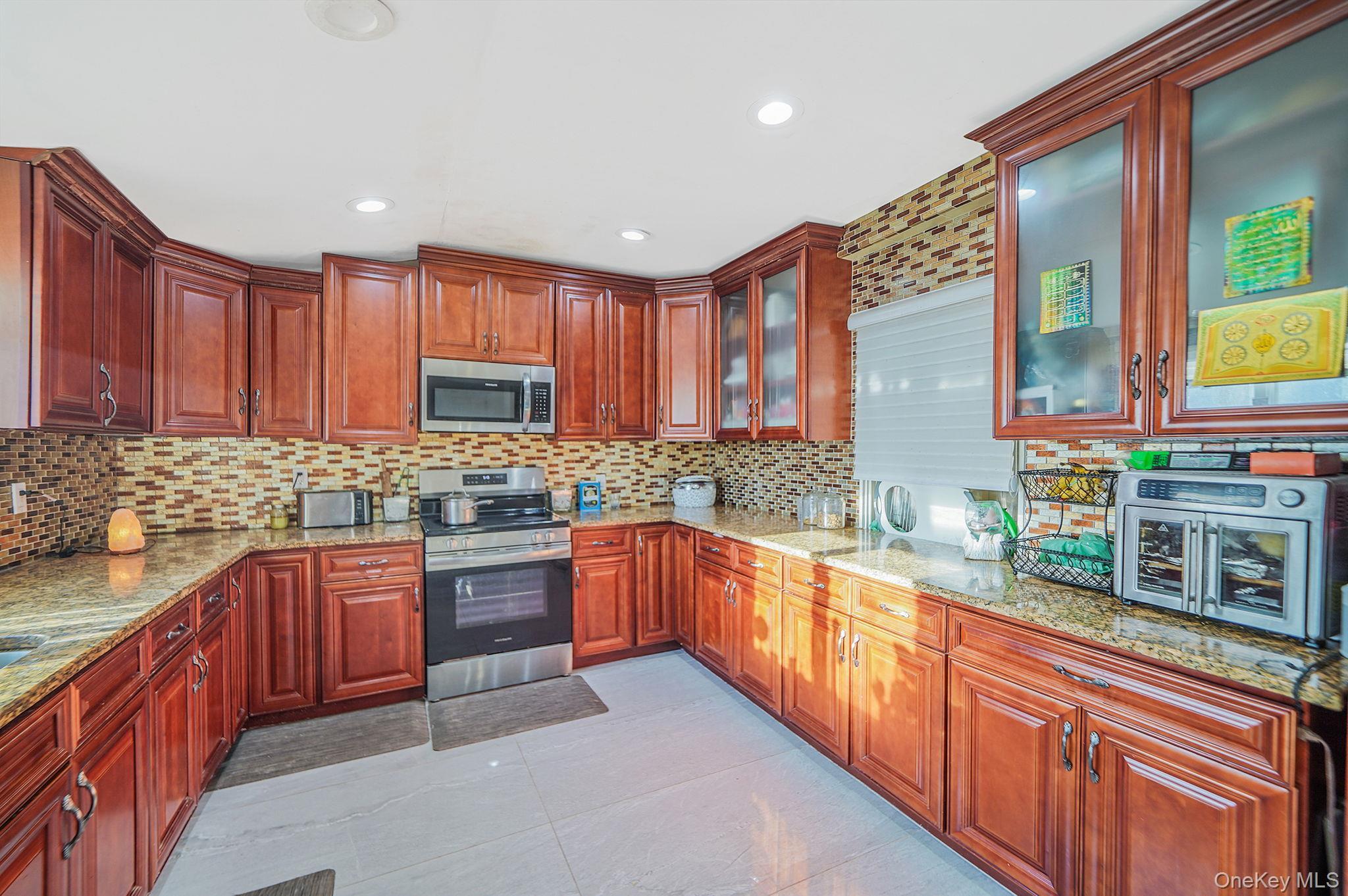 Single Family Washington Nassau County, NY 11590, MLS-939814-14