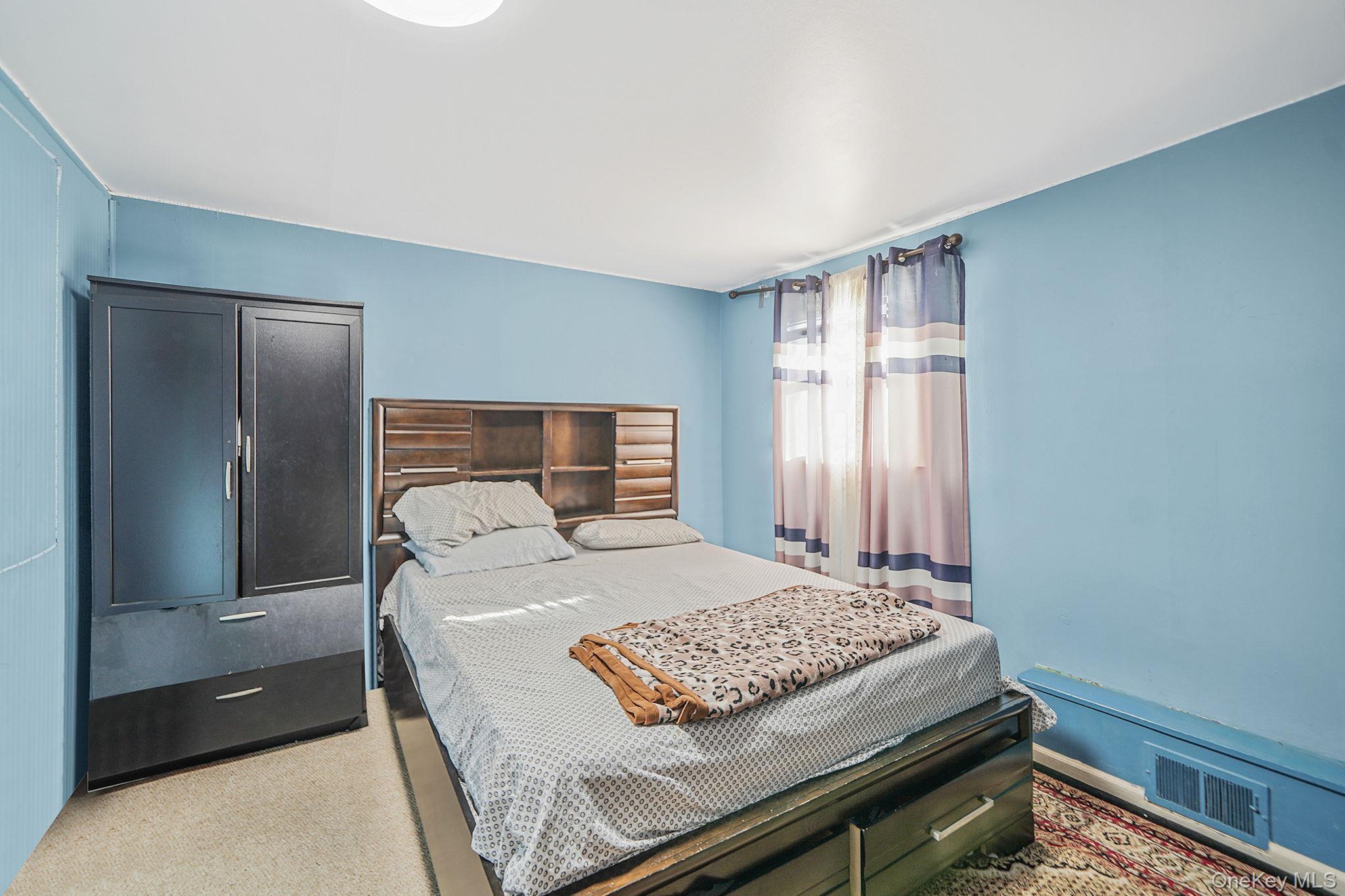 Single Family Washington Nassau County, NY 11590, MLS-939814-16