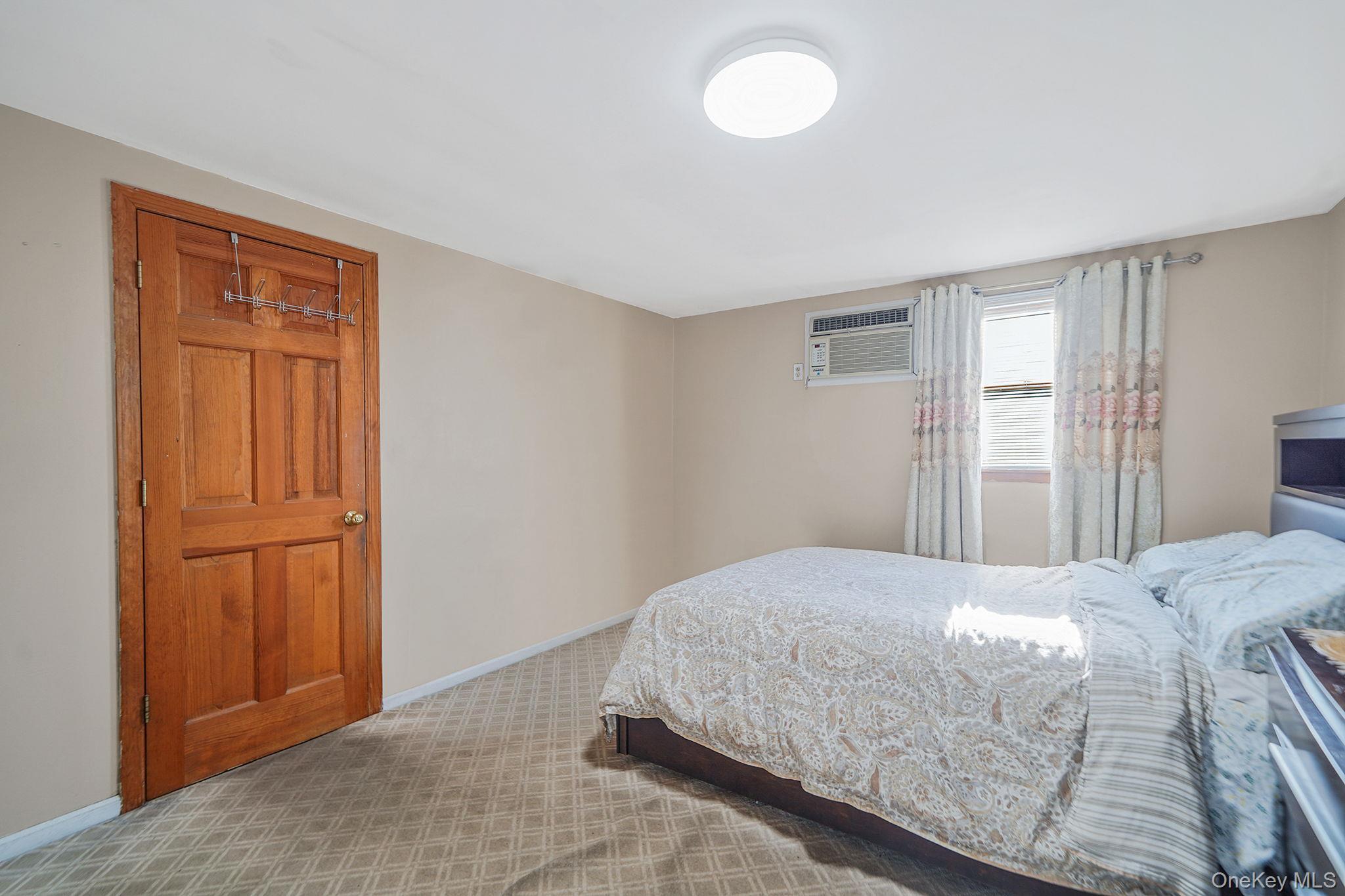 Single Family Washington Nassau County, NY 11590, MLS-939814-24