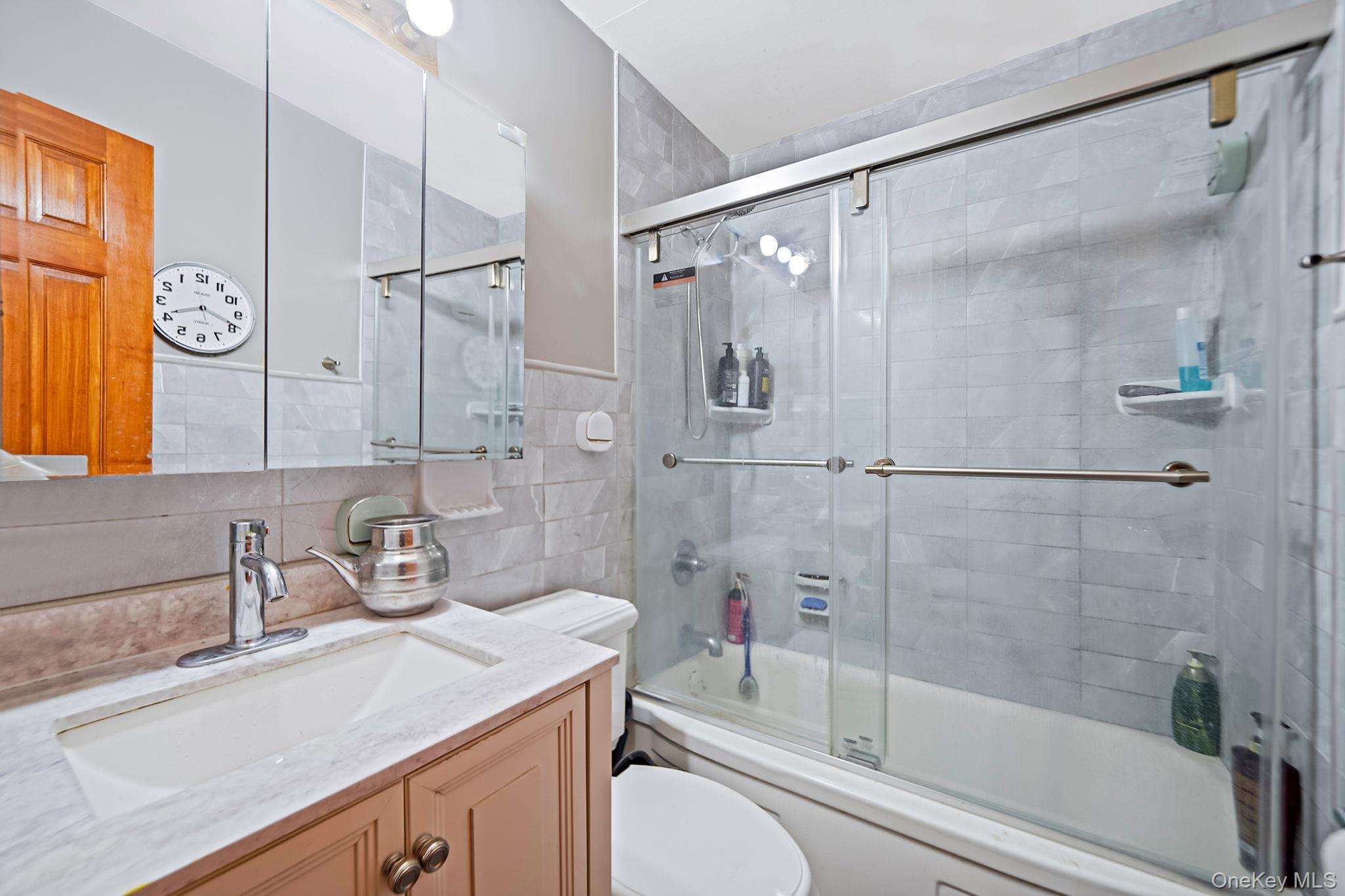 Single Family Washington Nassau County, NY 11590, MLS-939814-25