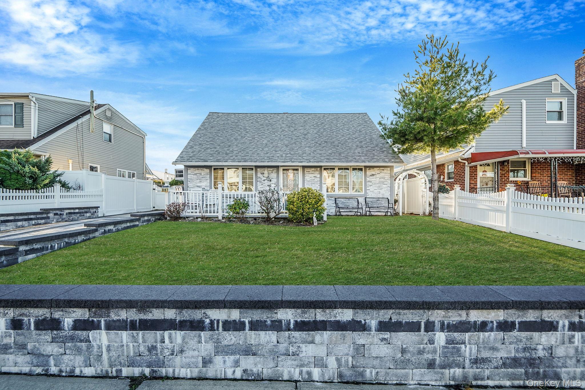 Single Family Washington Nassau County, NY 11590, MLS-939814-3