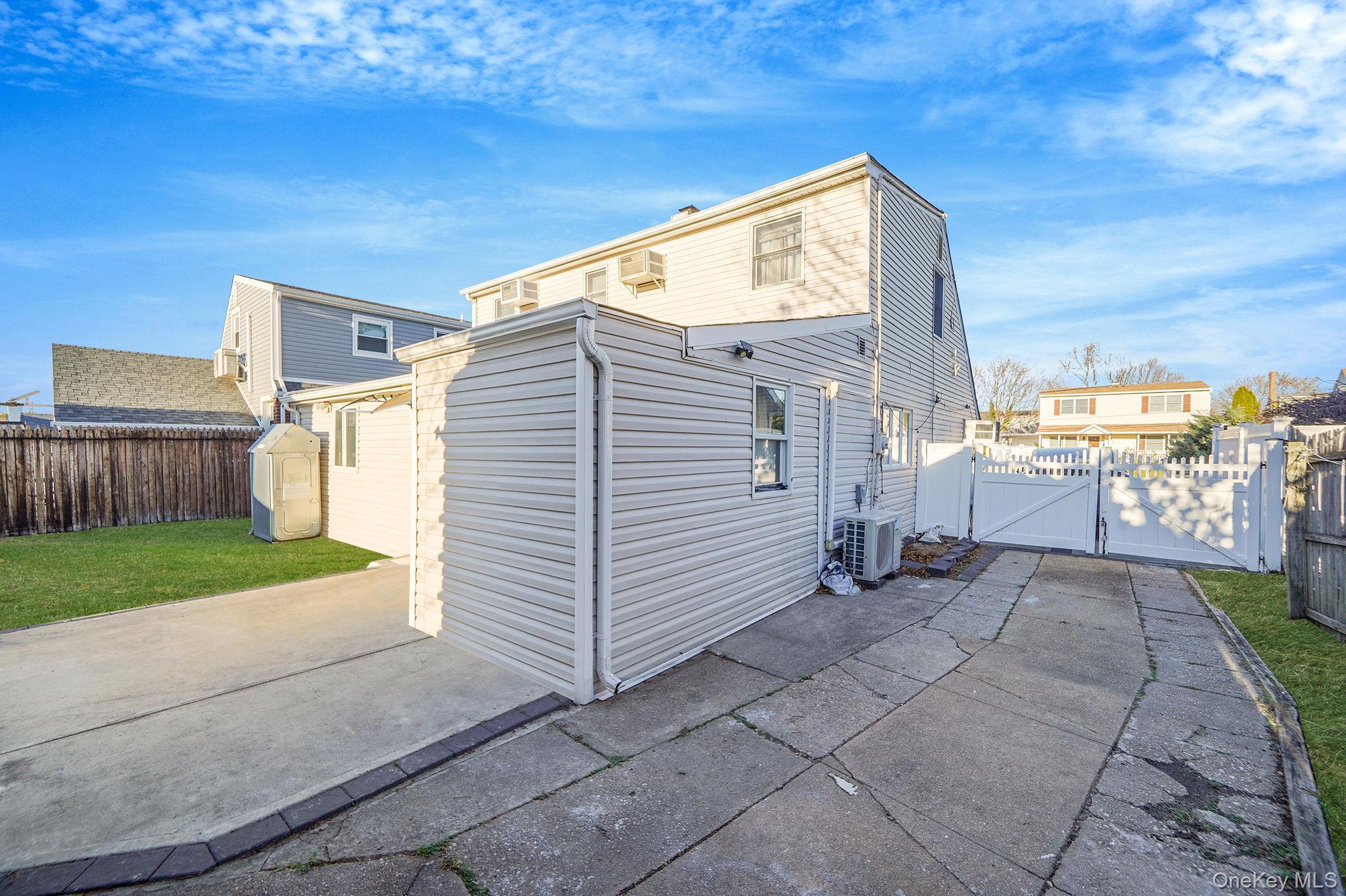 Single Family Washington Nassau County, NY 11590, MLS-939814-34