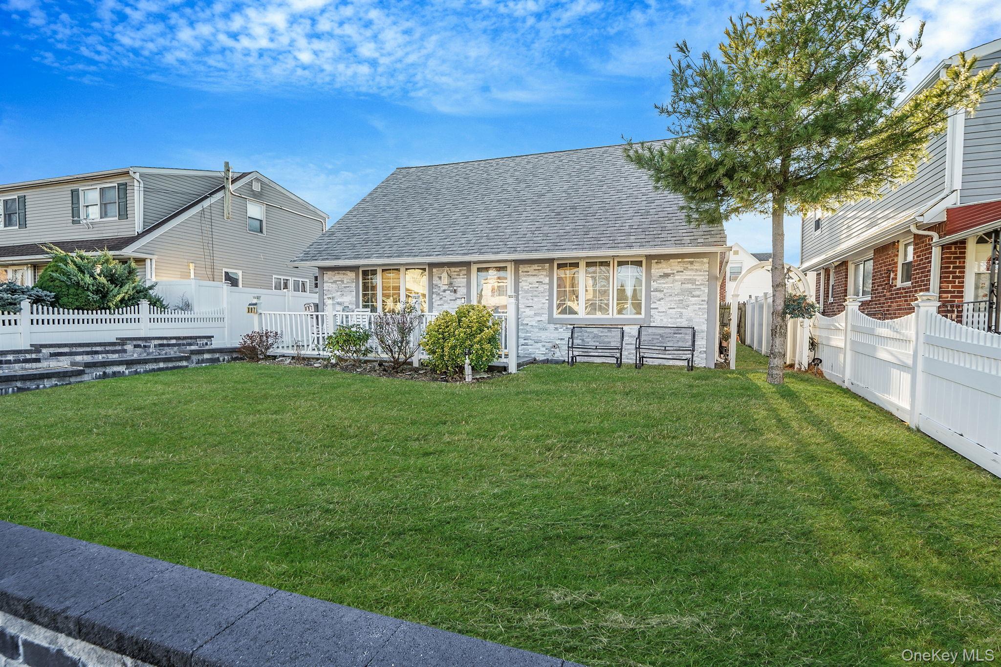 Single Family Washington Nassau County, NY 11590, MLS-939814-4