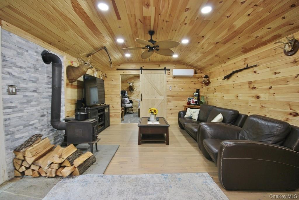 Single Family Dahlia  Sullivan County, NY 12758, MLS-939833-10