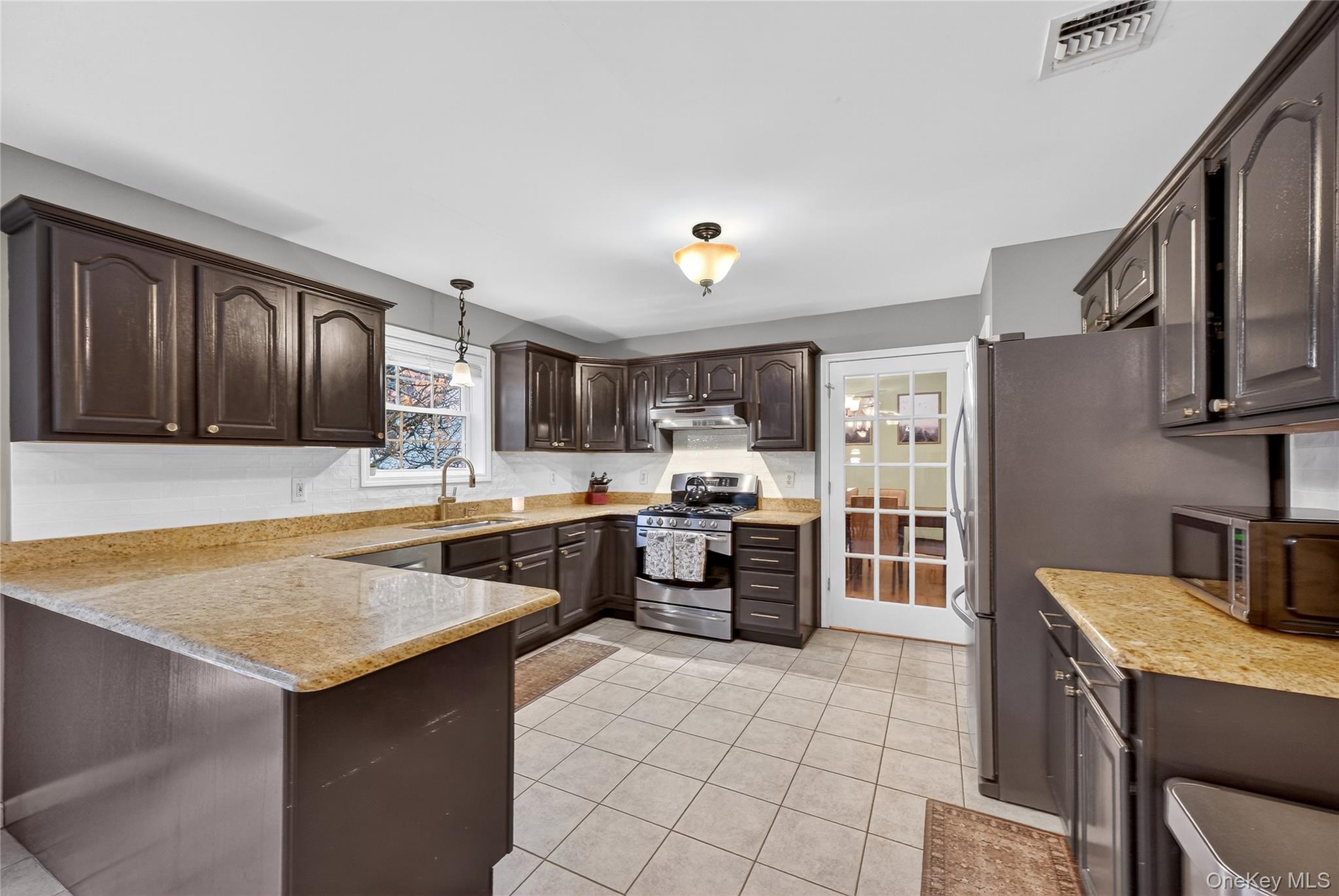 Single Family Pewter Orange County, NY 10918, MLS-939836-10