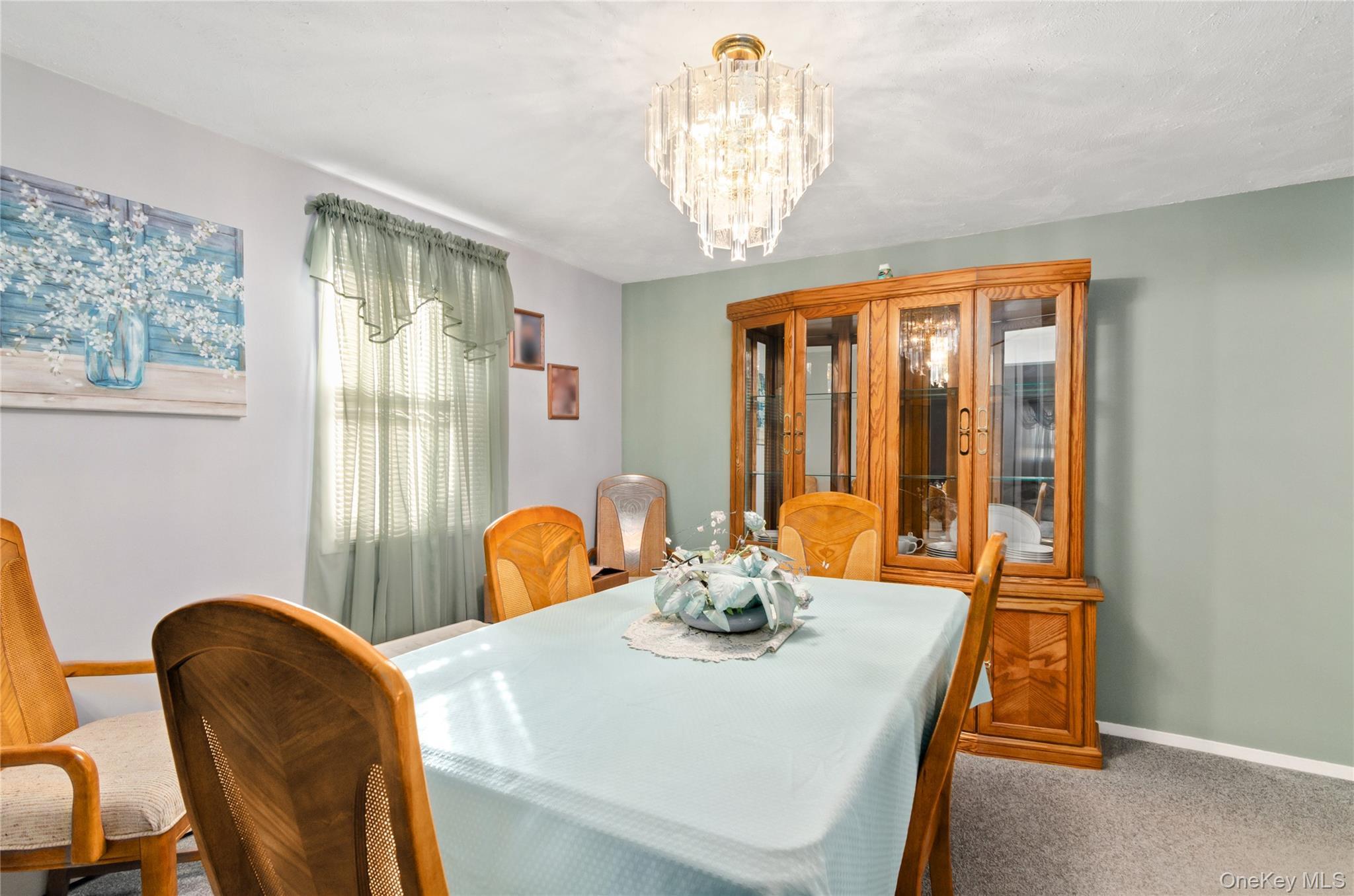 Single Family 45th Suffolk County, NY 11751, MLS-939838-16