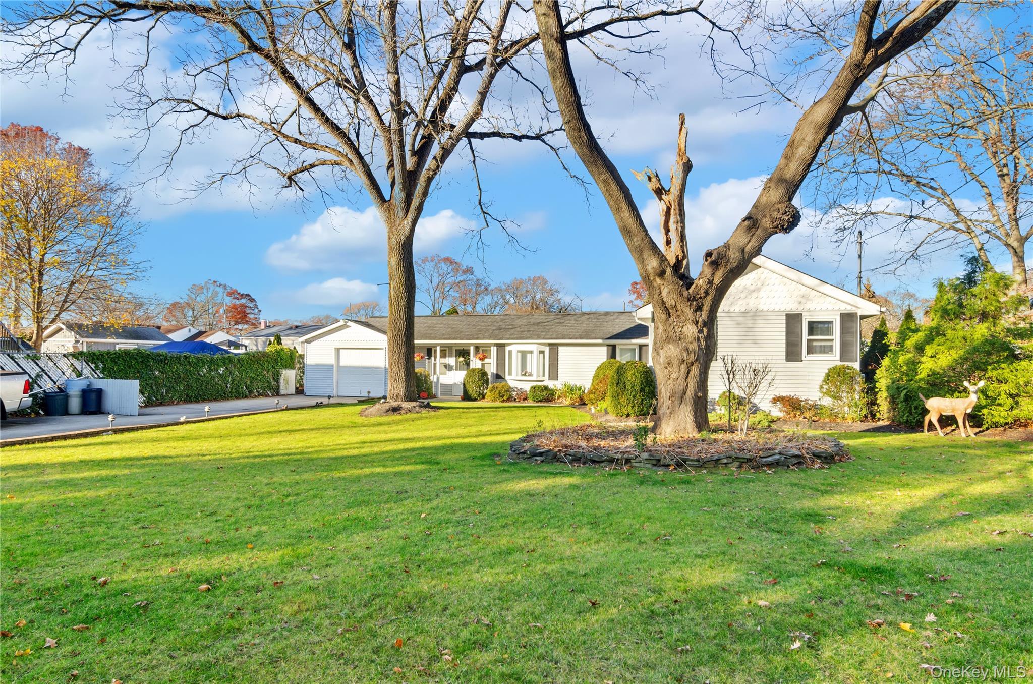 Single Family 45th Suffolk County, NY 11751, MLS-939838-2