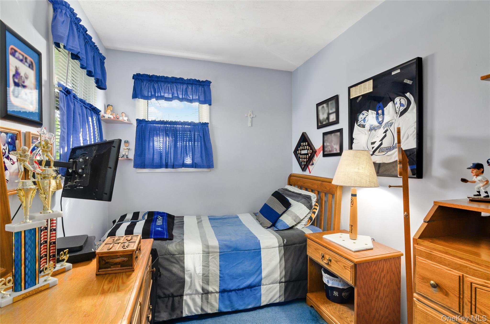 Single Family 45th Suffolk County, NY 11751, MLS-939838-23