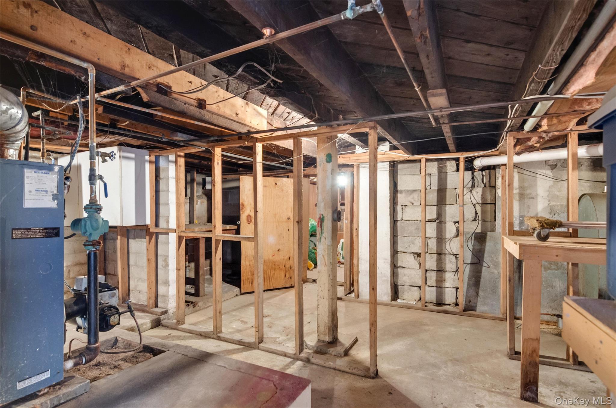 Single Family 45th Suffolk County, NY 11751, MLS-939838-31