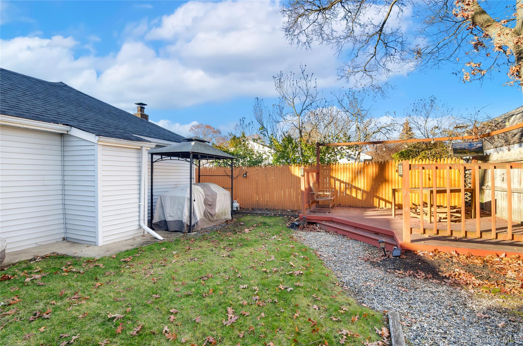 Single Family 45th Suffolk County, NY 11751, MLS-939838-32