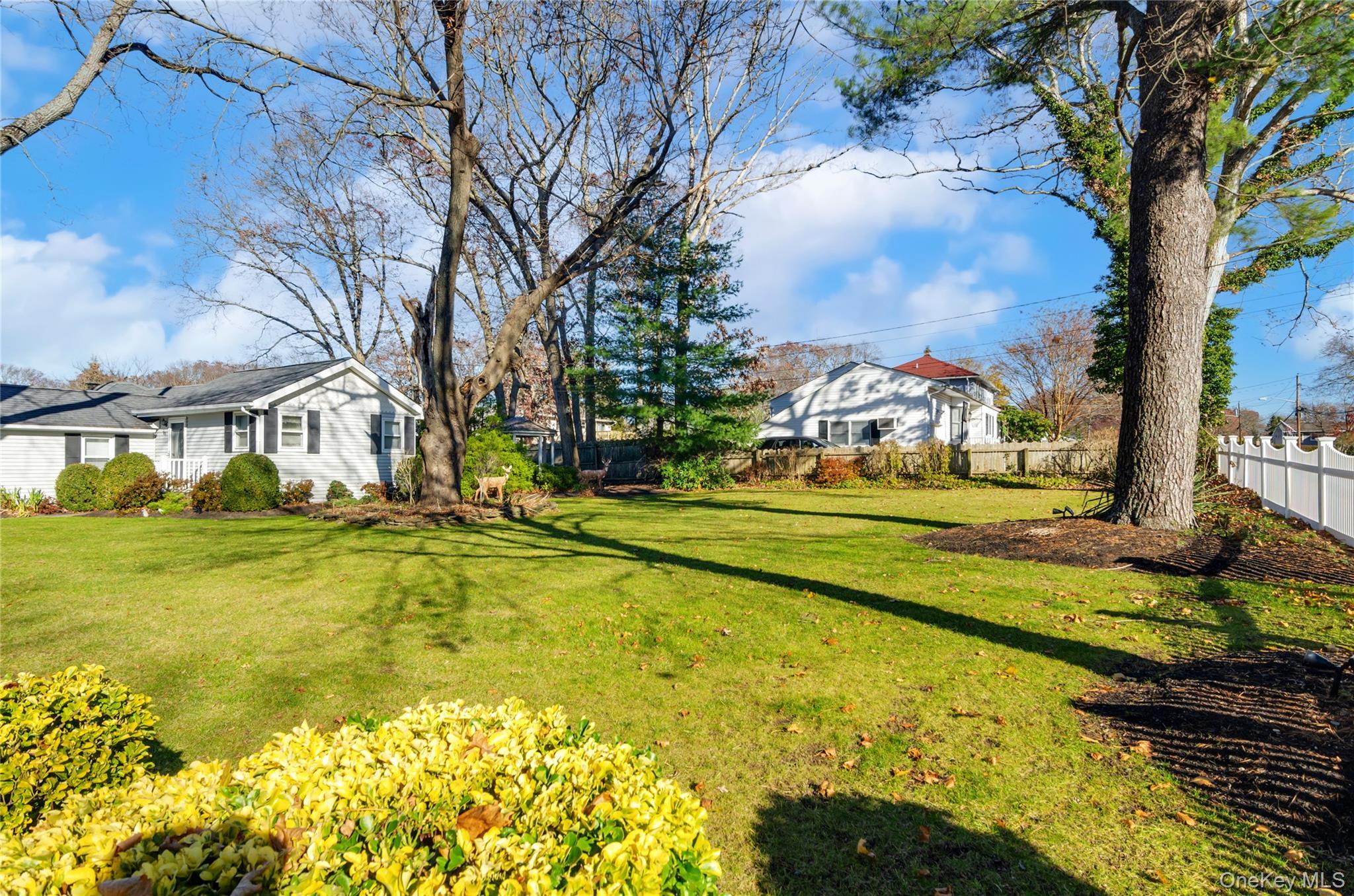 Single Family 45th Suffolk County, NY 11751, MLS-939838-4