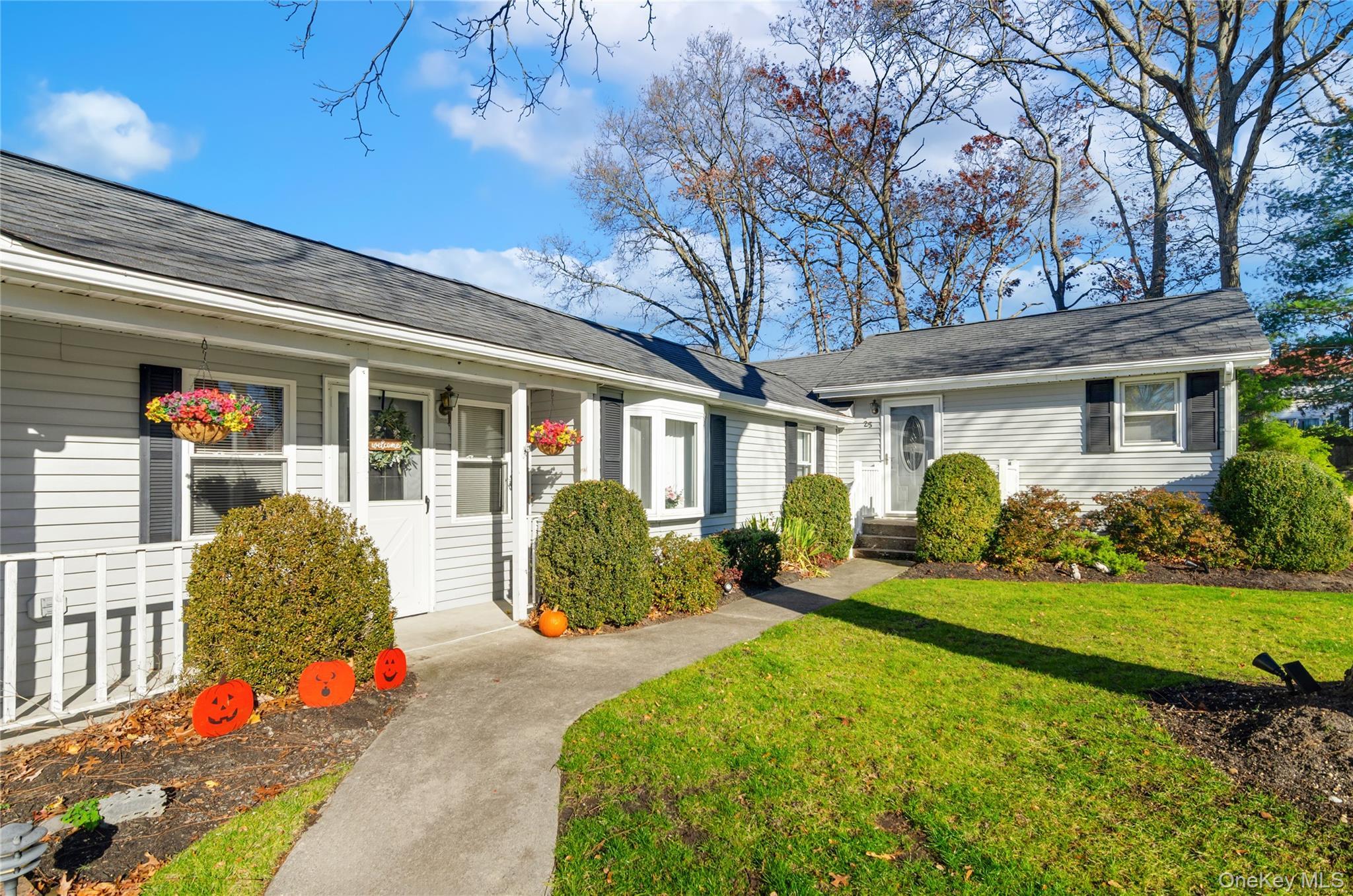 Single Family 45th Suffolk County, NY 11751, MLS-939838-5