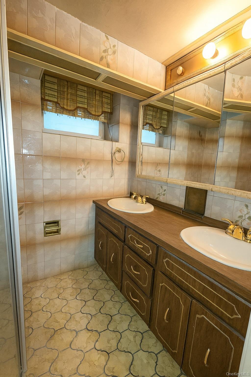 Single Family 84th  Queens, NY 11416, MLS-939878-19