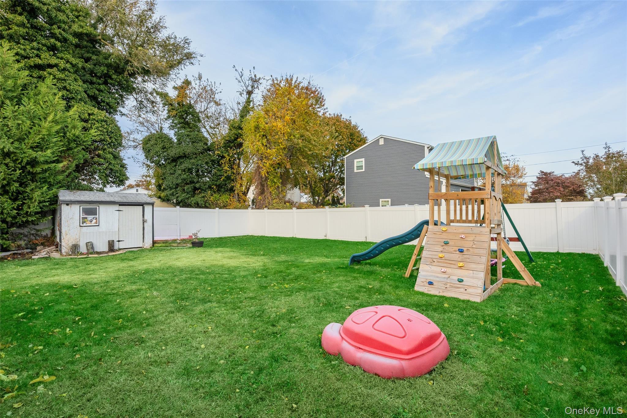 Single Family Concord Suffolk County, NY 11757, MLS-939901-21