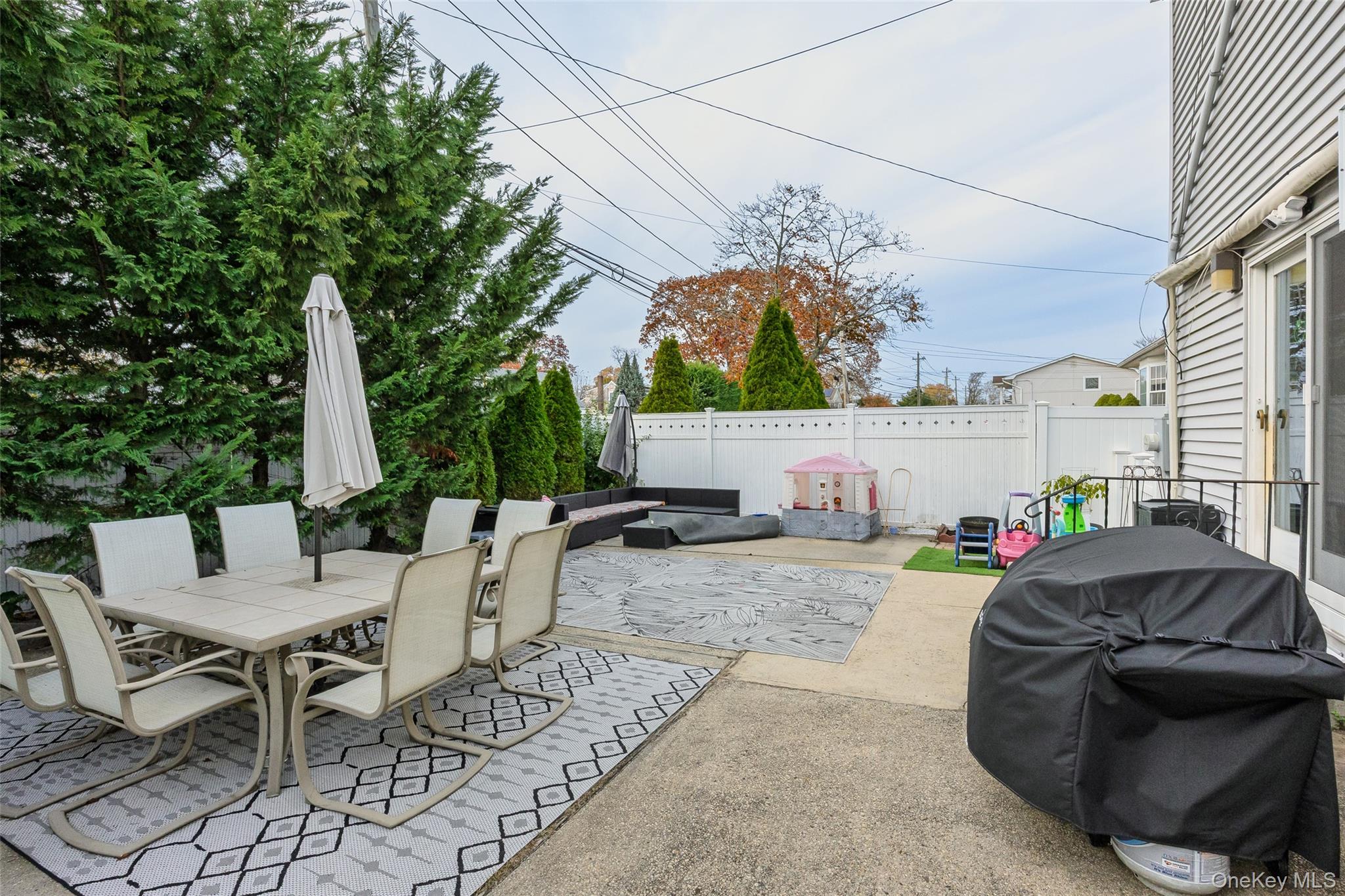 Single Family Concord Suffolk County, NY 11757, MLS-939901-25