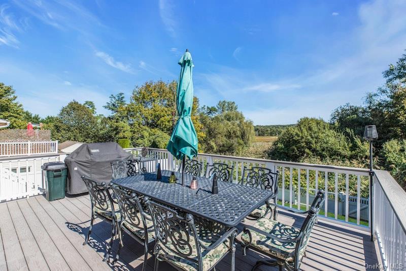 Single Family Bayview  Nassau County, NY 11560, MLS-939923-11