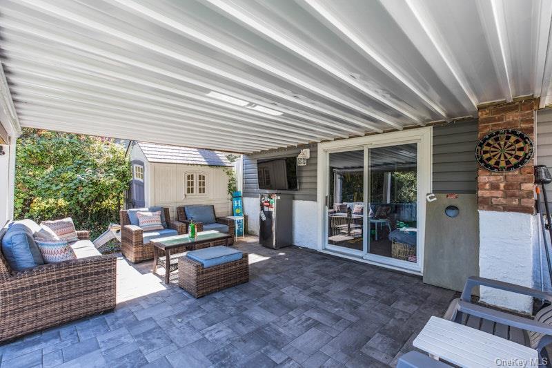 Single Family Bayview  Nassau County, NY 11560, MLS-939923-16